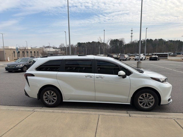2025 Toyota Sienna XLE