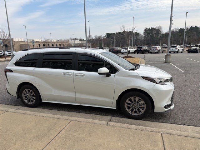 2025 Toyota Sienna XLE