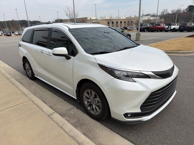 2025 Toyota Sienna XLE