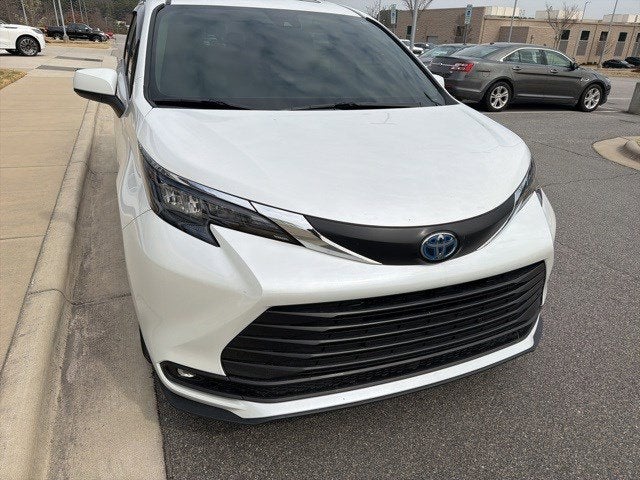 2025 Toyota Sienna XLE