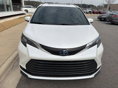 2025 Toyota Sienna XLE