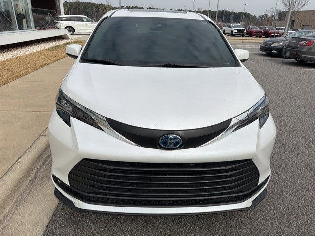 2025 Toyota Sienna XLE