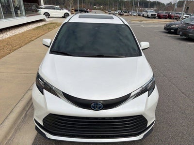 2025 Toyota Sienna XLE