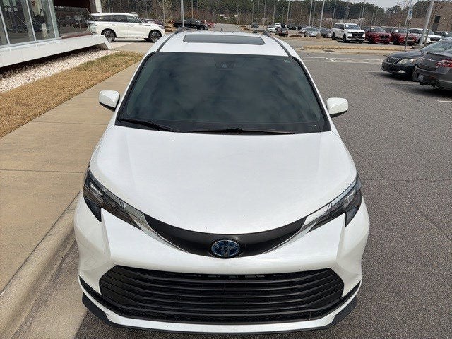 2025 Toyota Sienna XLE