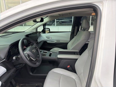 2025 Toyota Sienna XLE