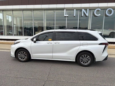 2025 Toyota Sienna XLE