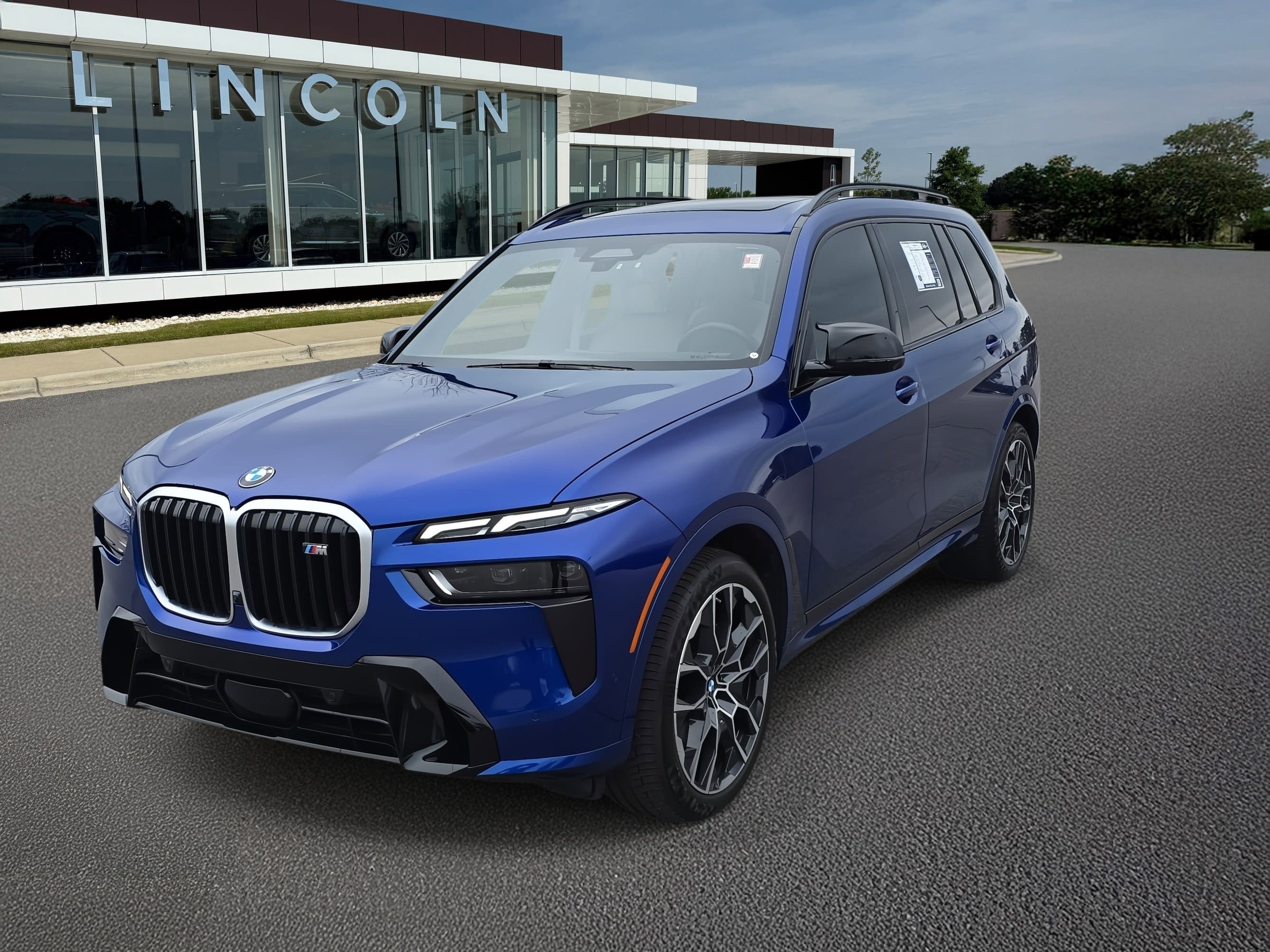 2025 BMW X7 M60i