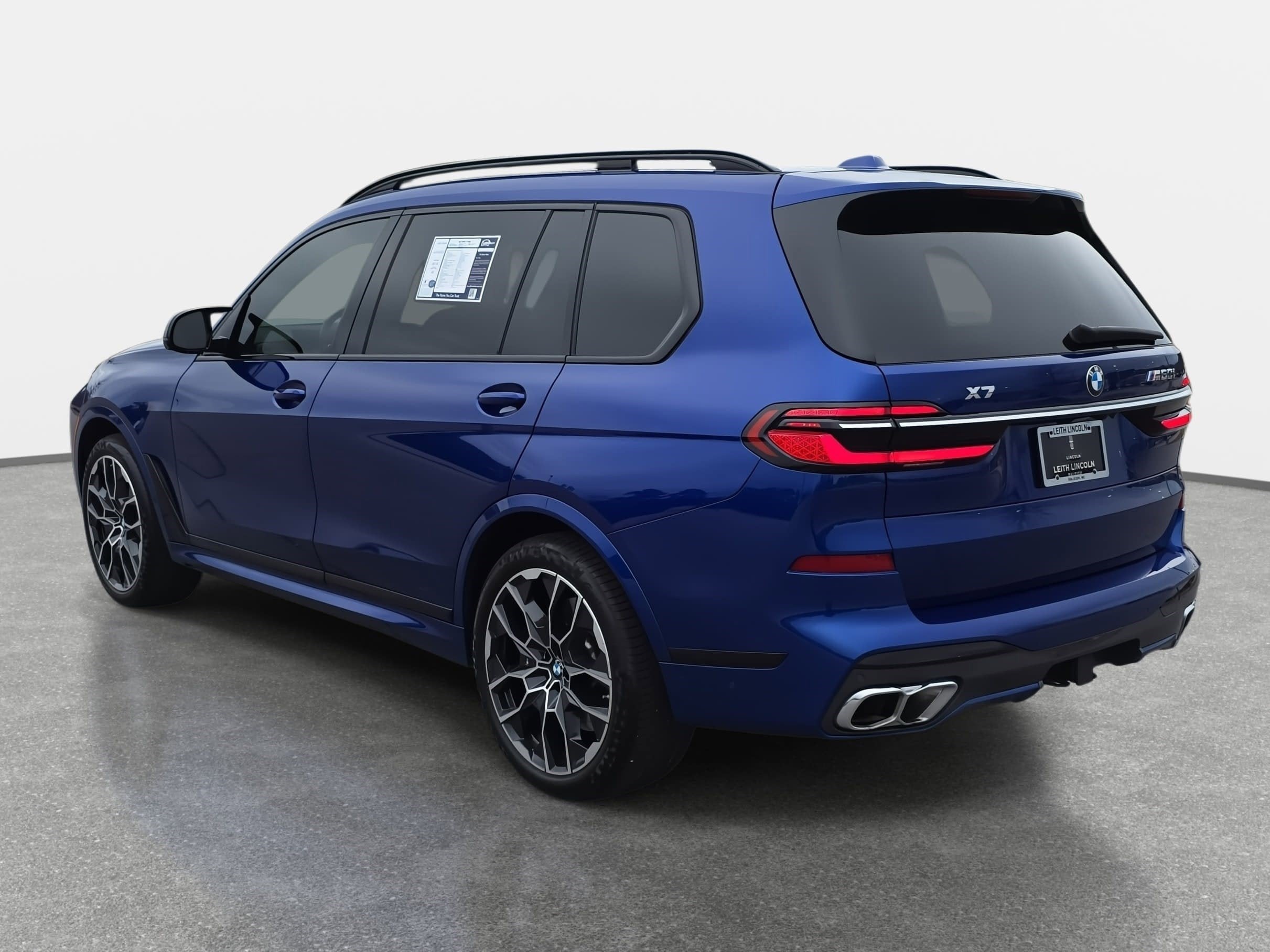 2025 BMW X7 M60i