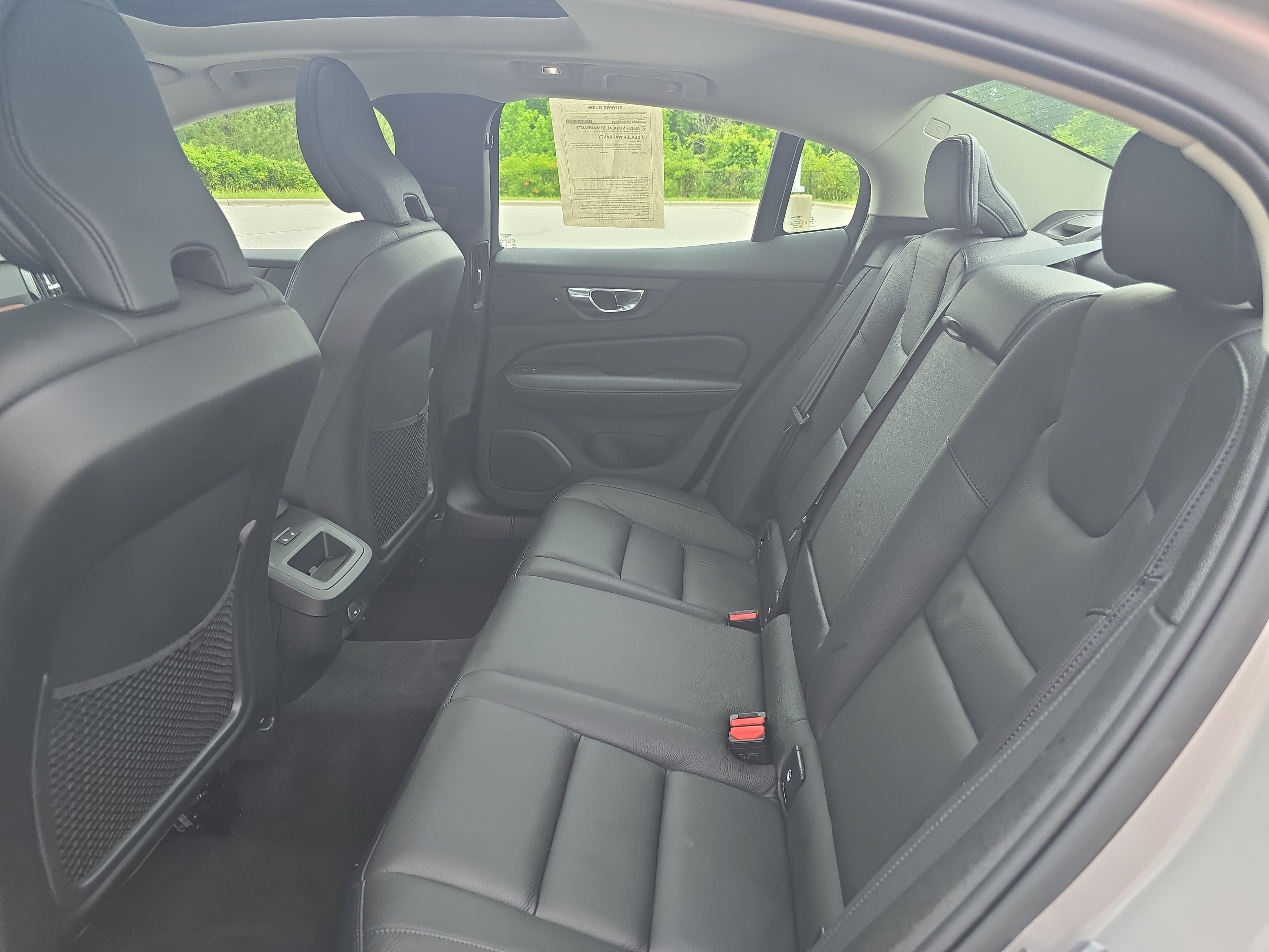 2023 Volvo S60 Plus Dark Theme