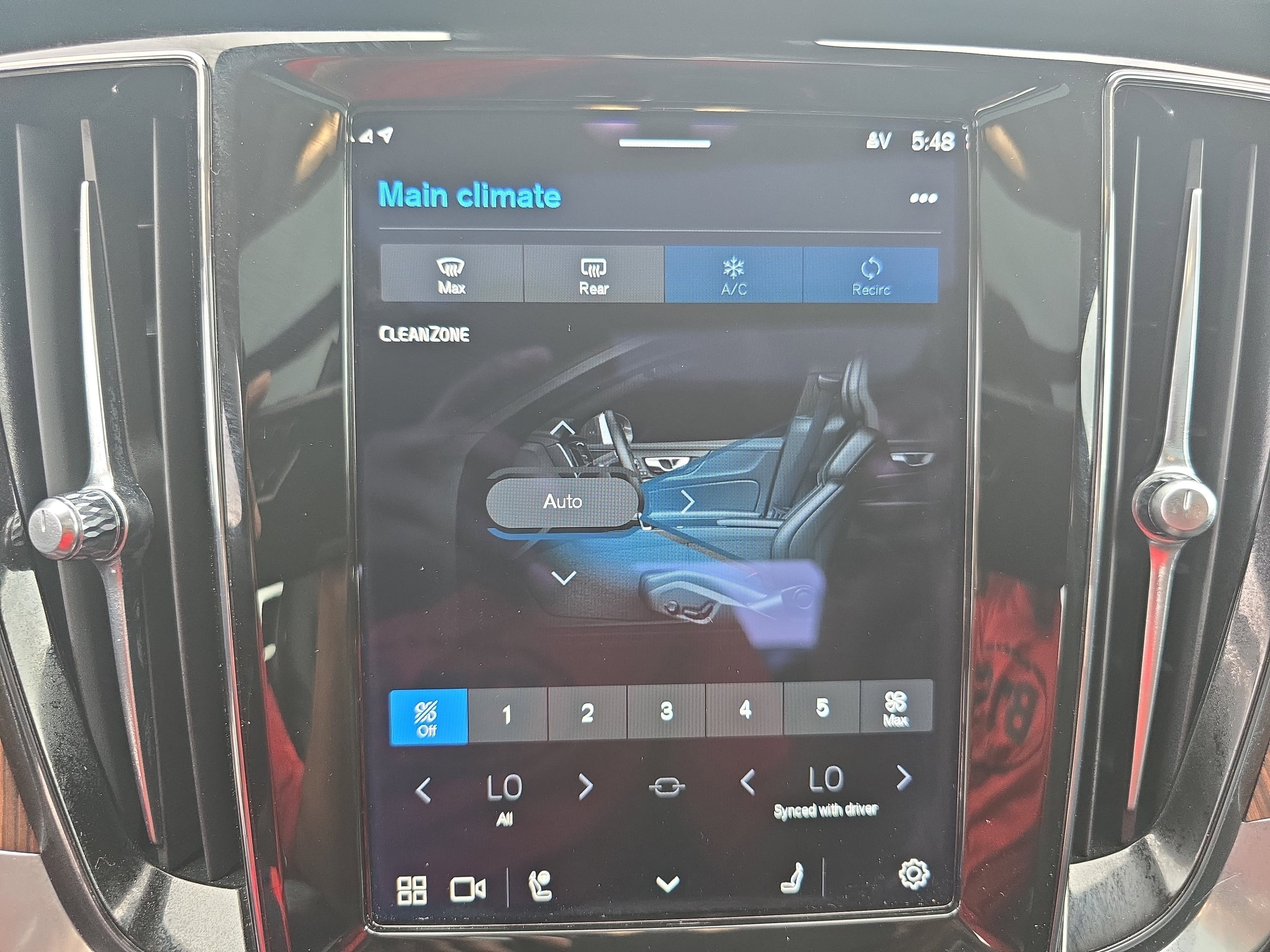 2023 Volvo S60 Plus Dark Theme