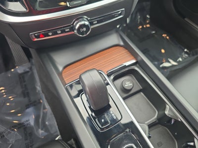2023 Volvo S60 Plus Dark Theme