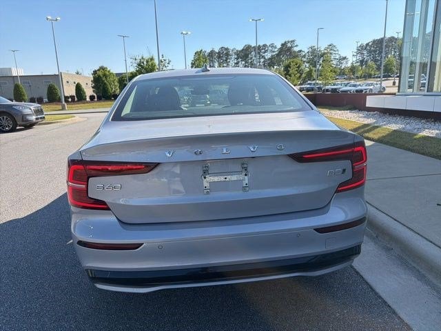 2023 Volvo S60 Plus Dark Theme