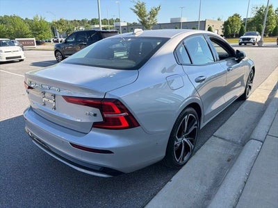2023 Volvo S60 Plus Dark Theme