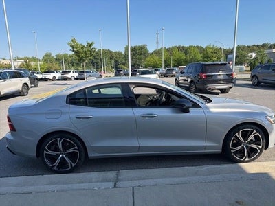 2023 Volvo S60 Plus Dark Theme
