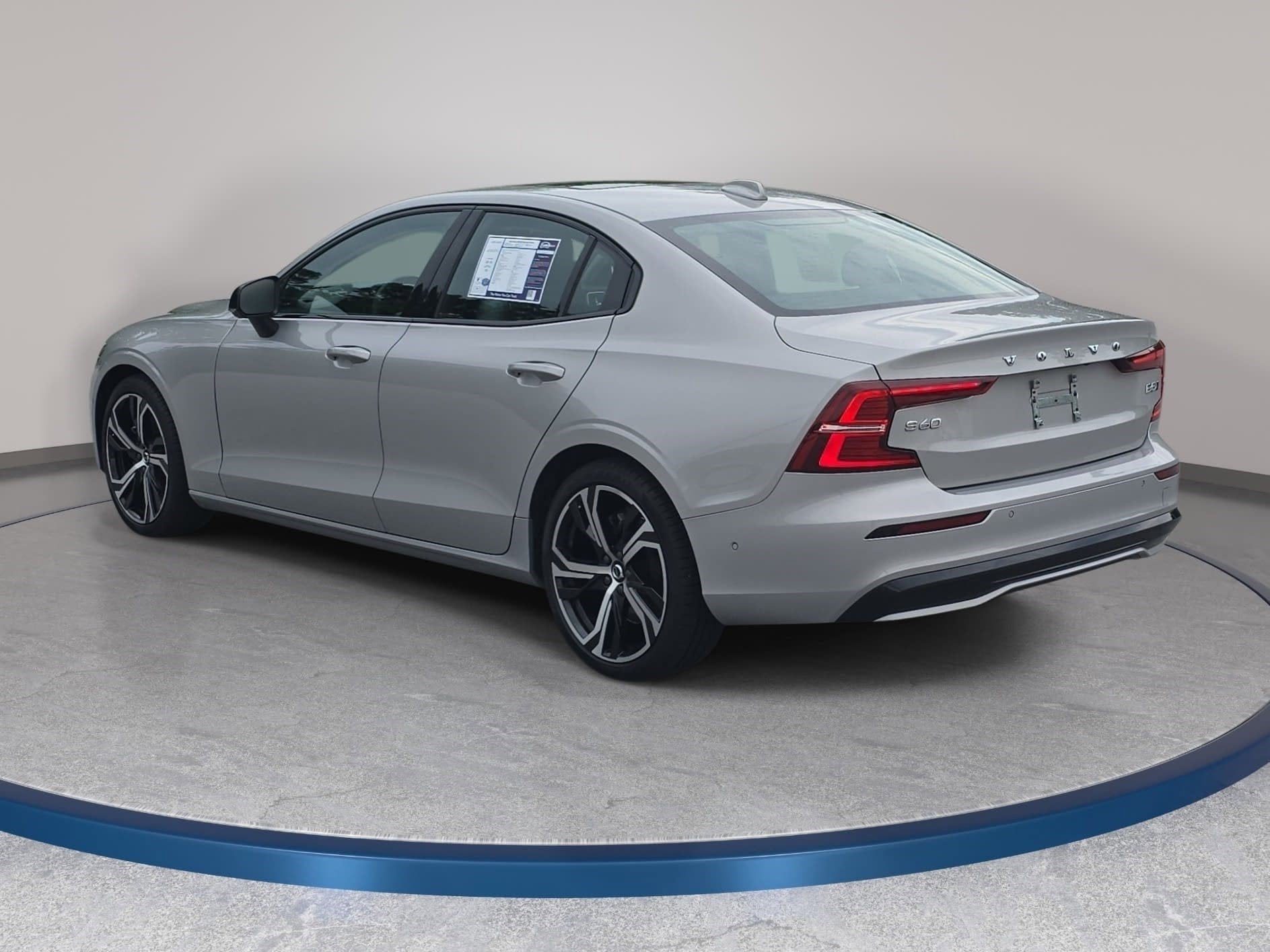 2023 Volvo S60 Plus Dark Theme