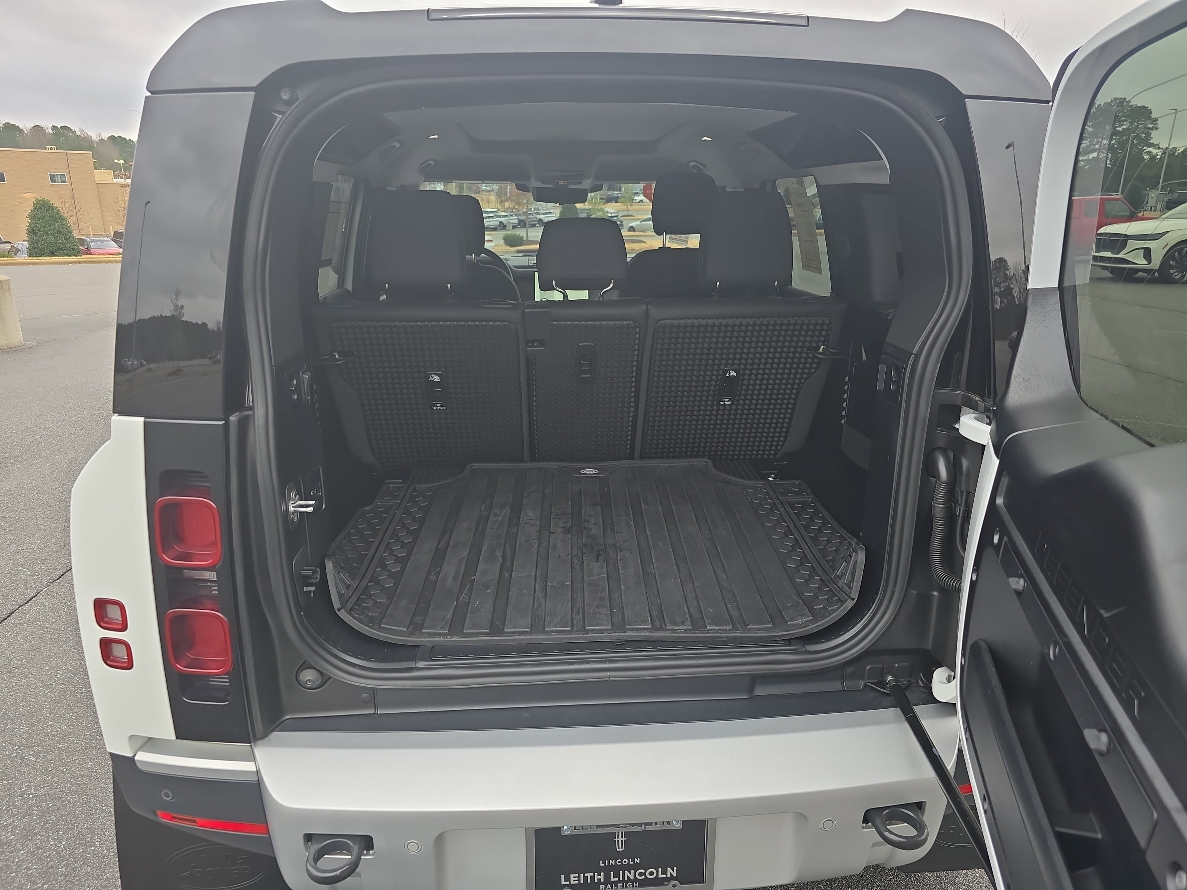 2025 Land Rover Defender S