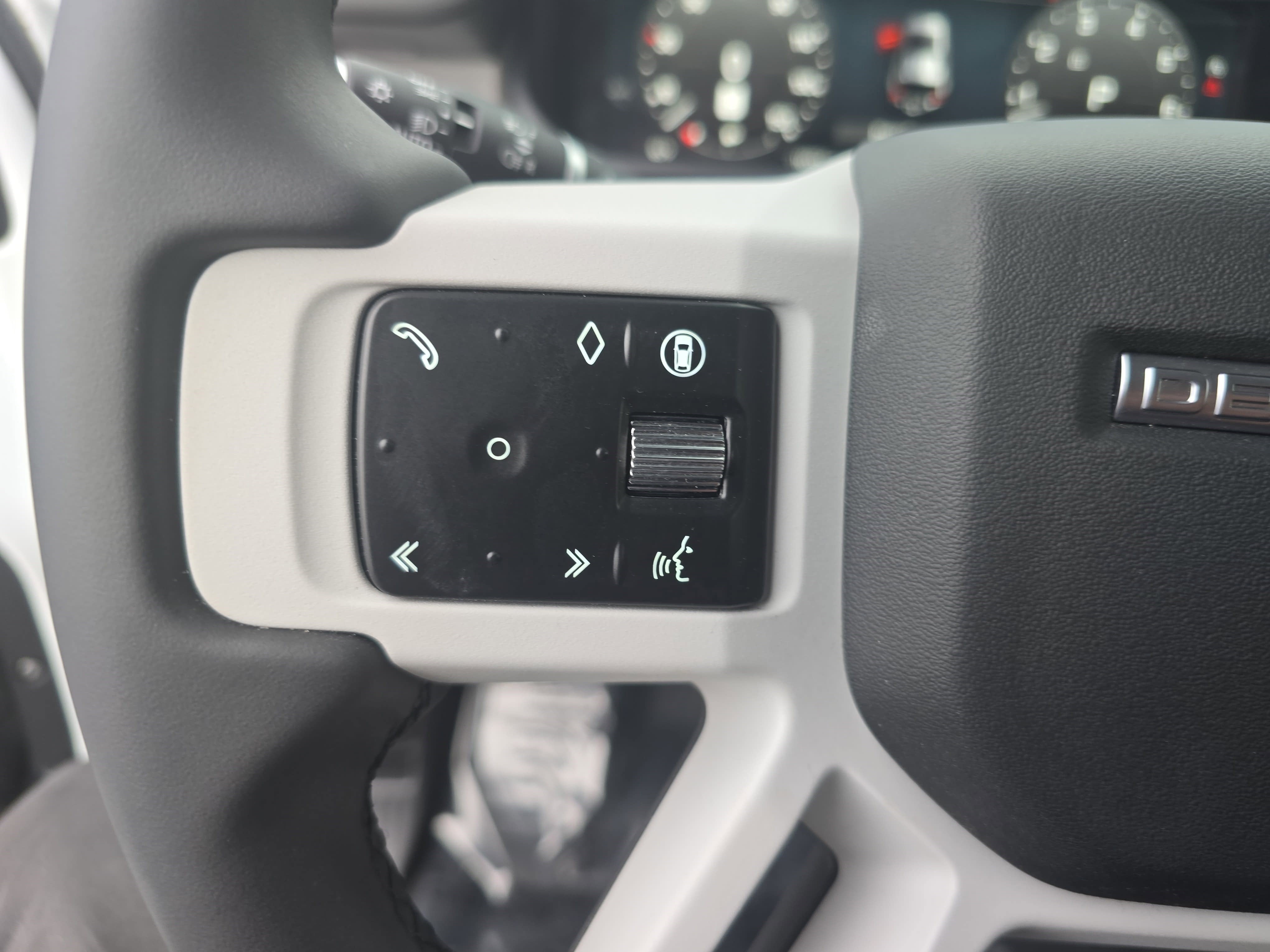 2025 Land Rover Defender S