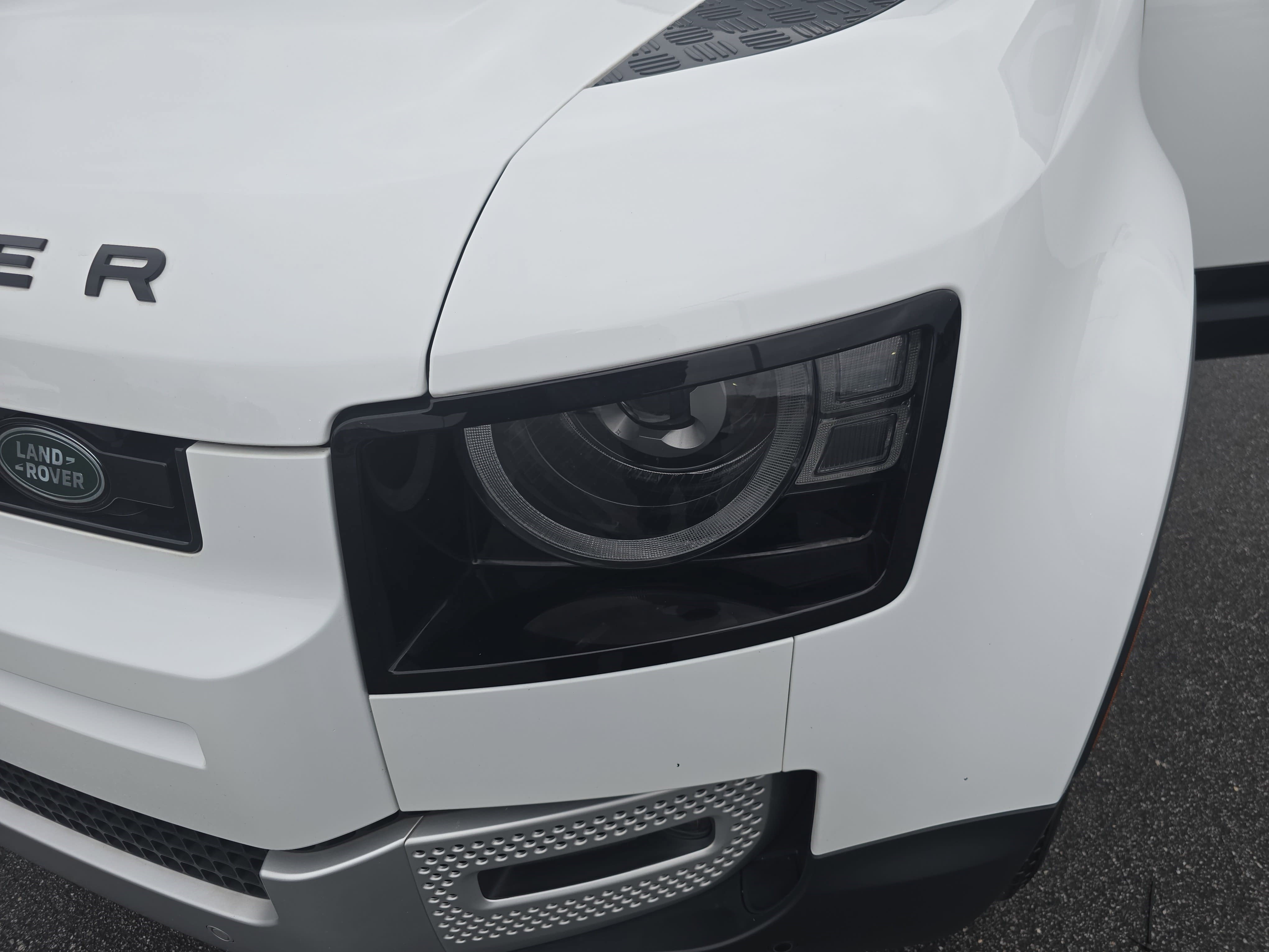 2025 Land Rover Defender S