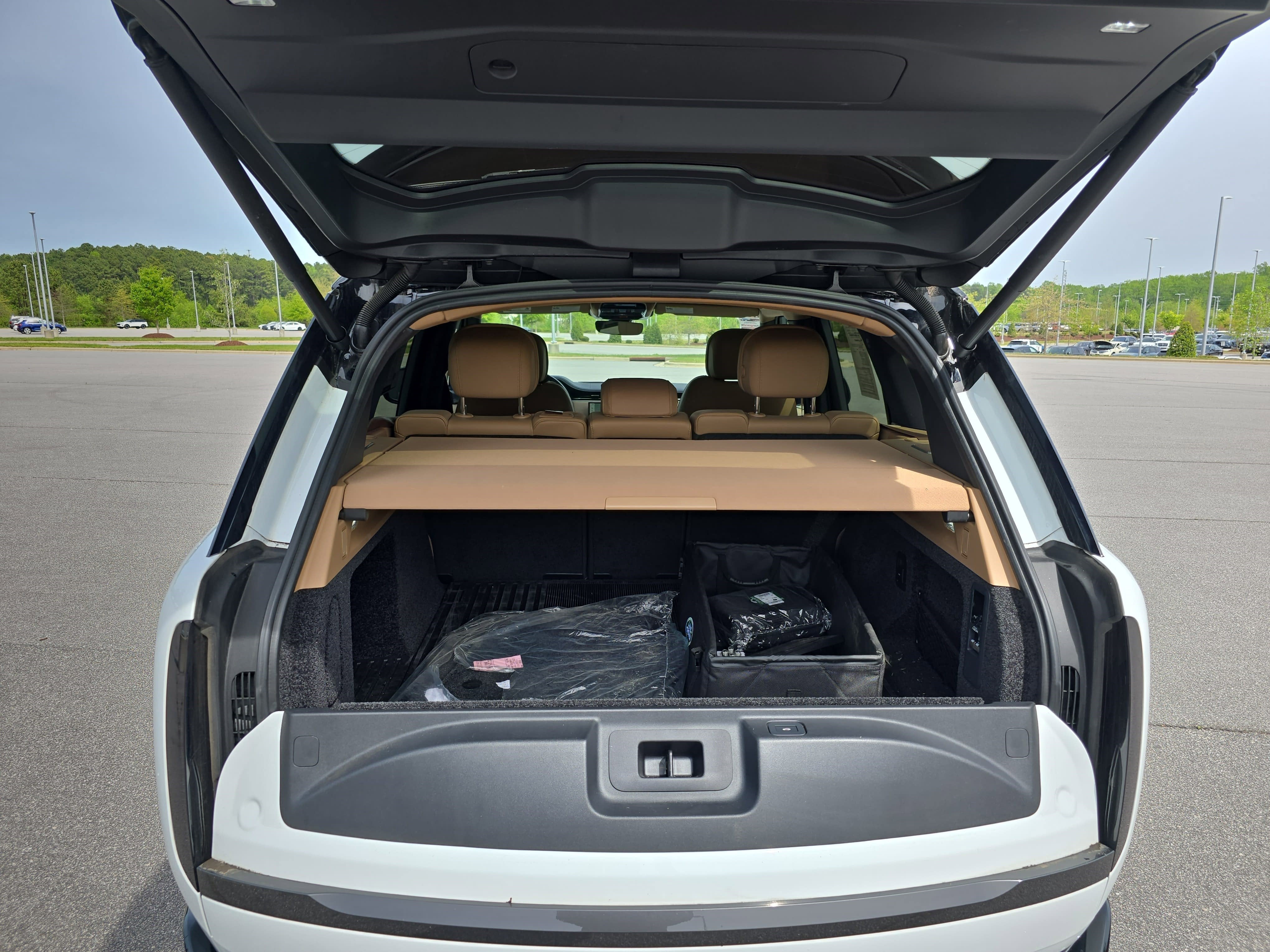 2025 Land Rover Range Rover SE