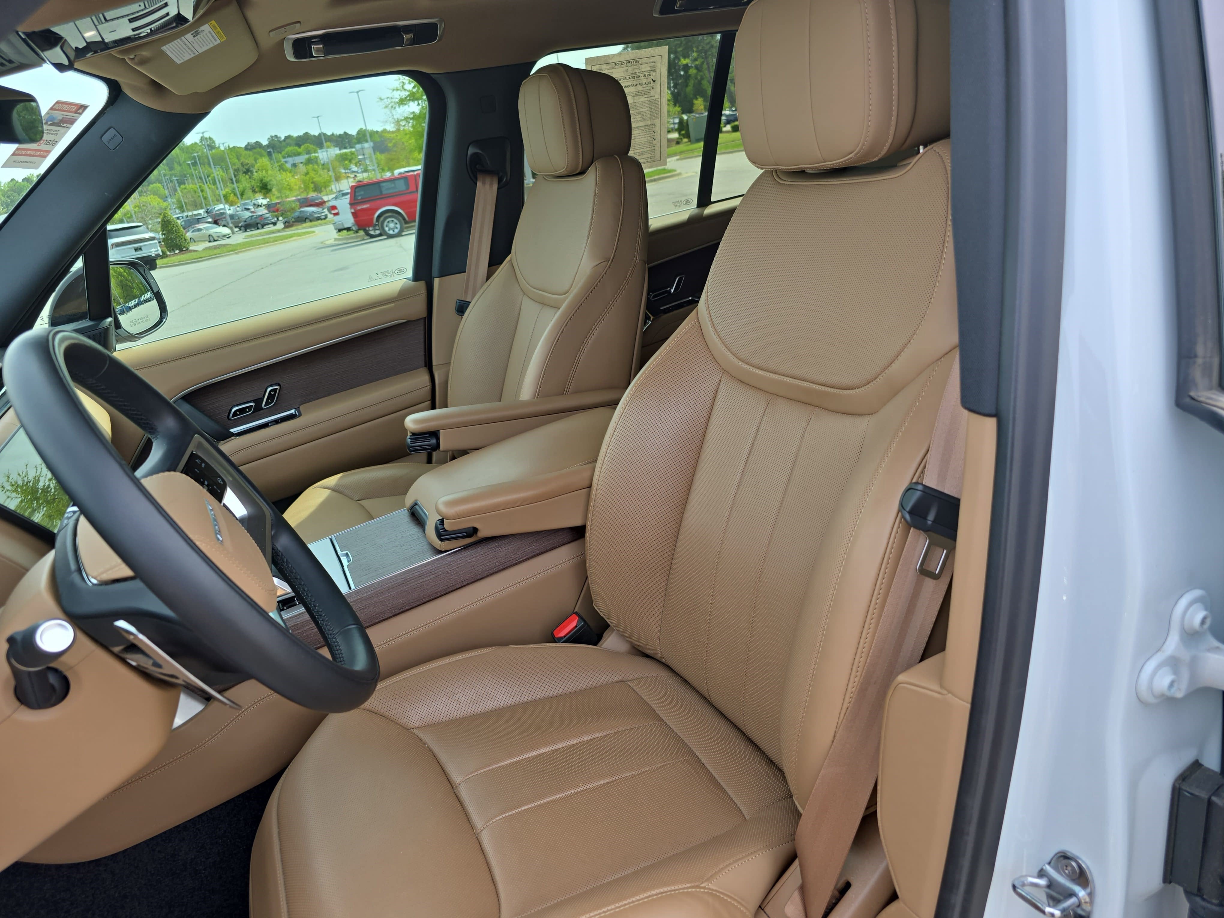 2025 Land Rover Range Rover SE