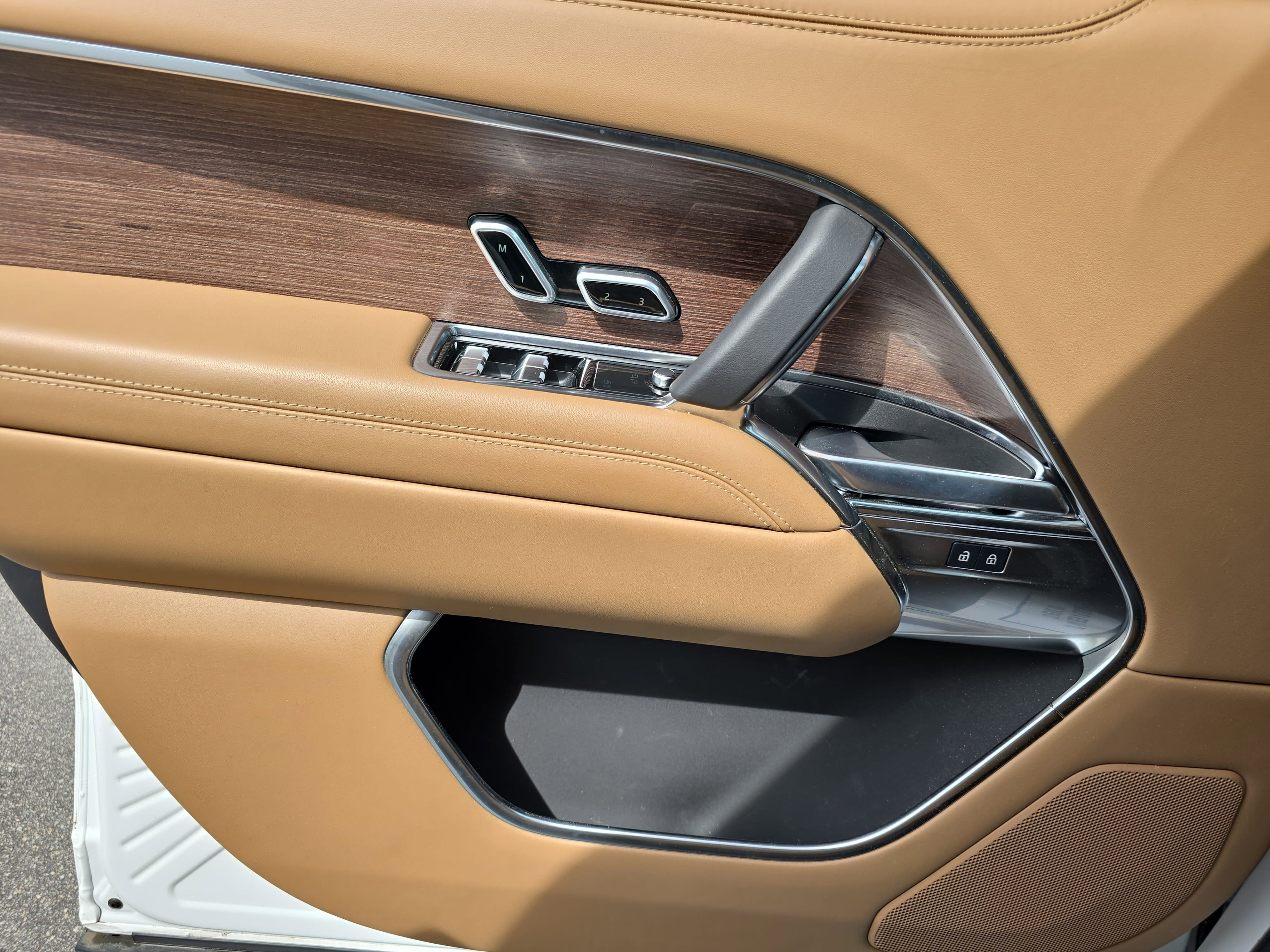 2025 Land Rover Range Rover SE