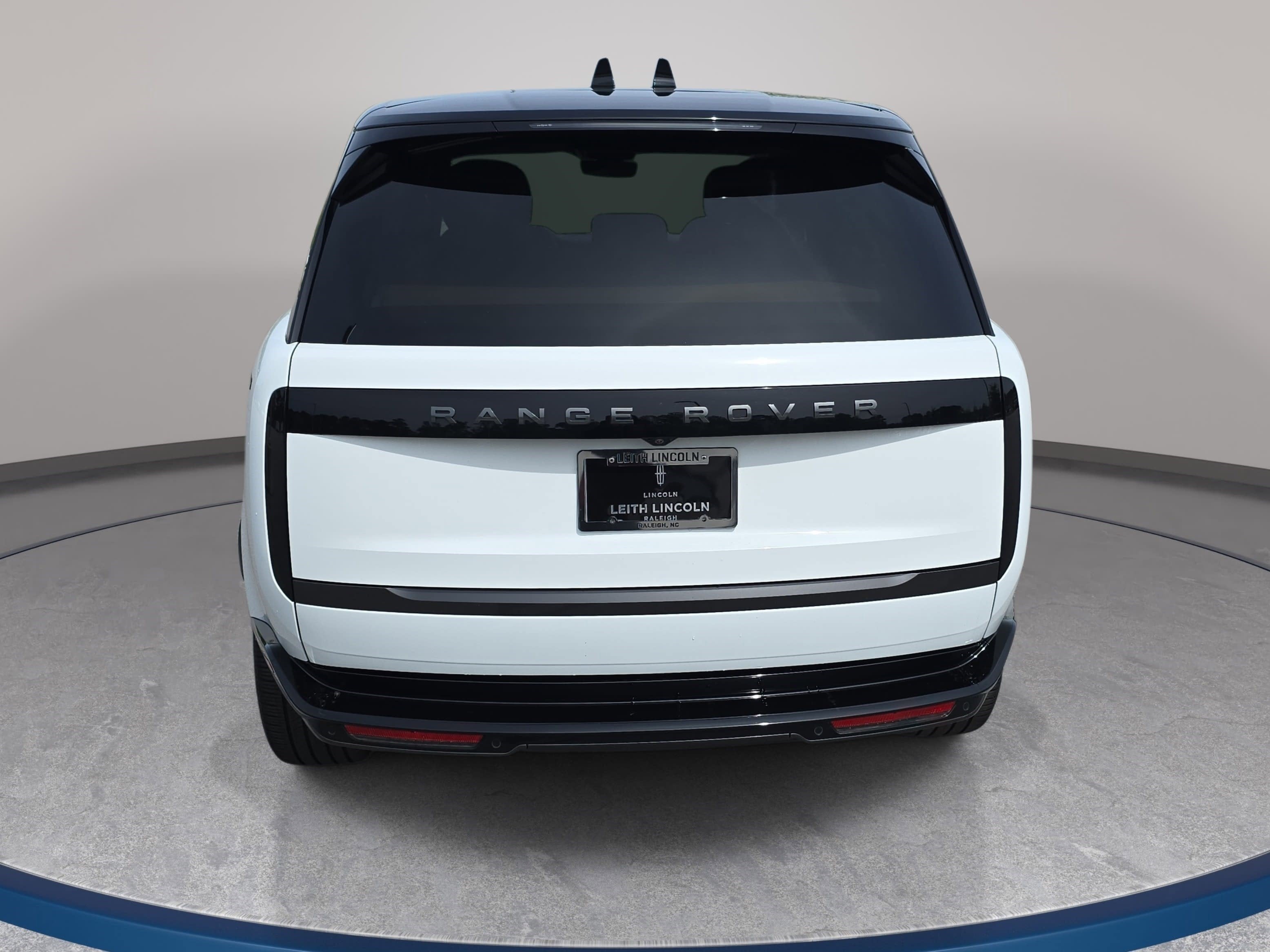 2025 Land Rover Range Rover SE