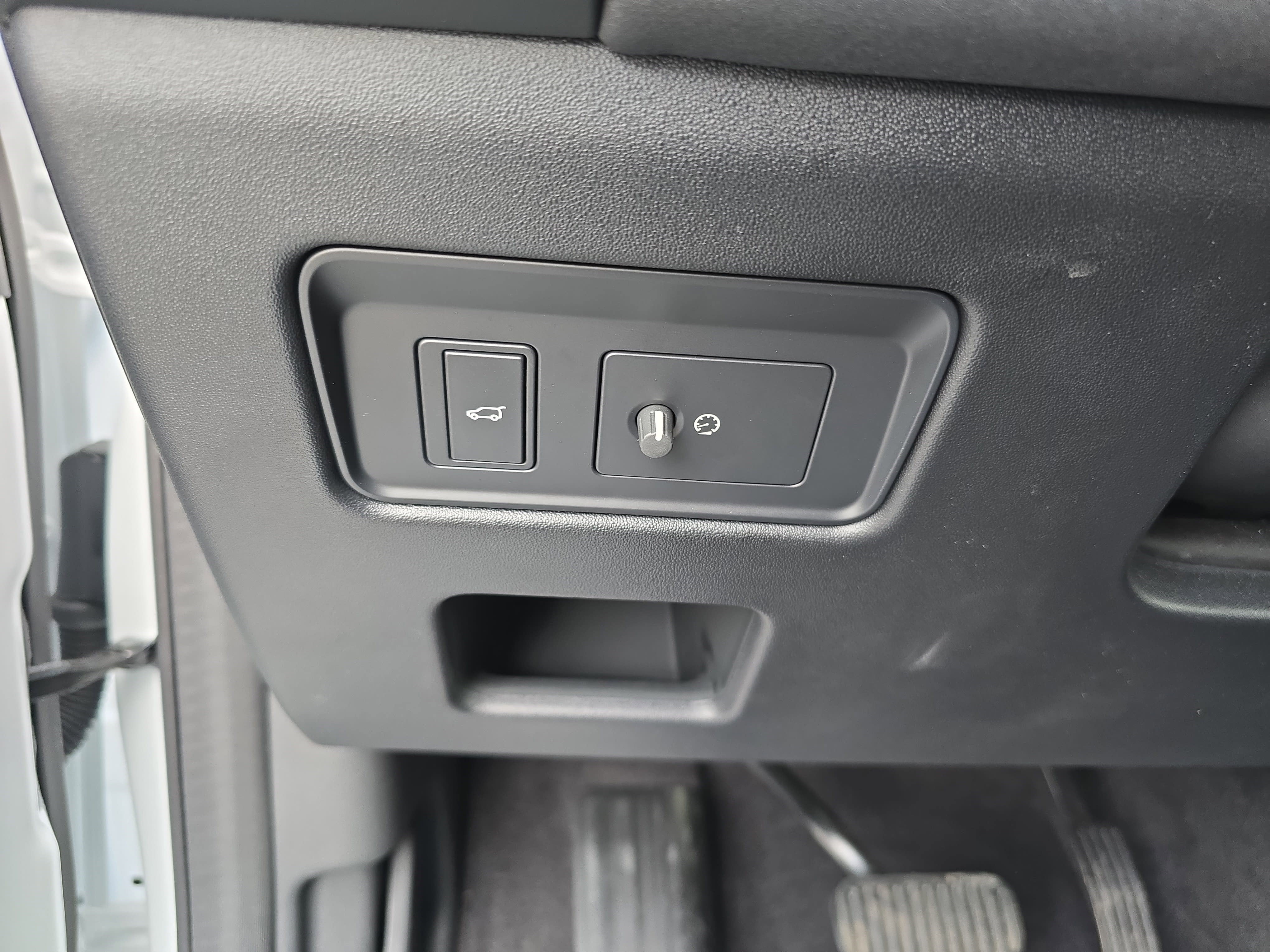 2025 Land Rover Discovery S