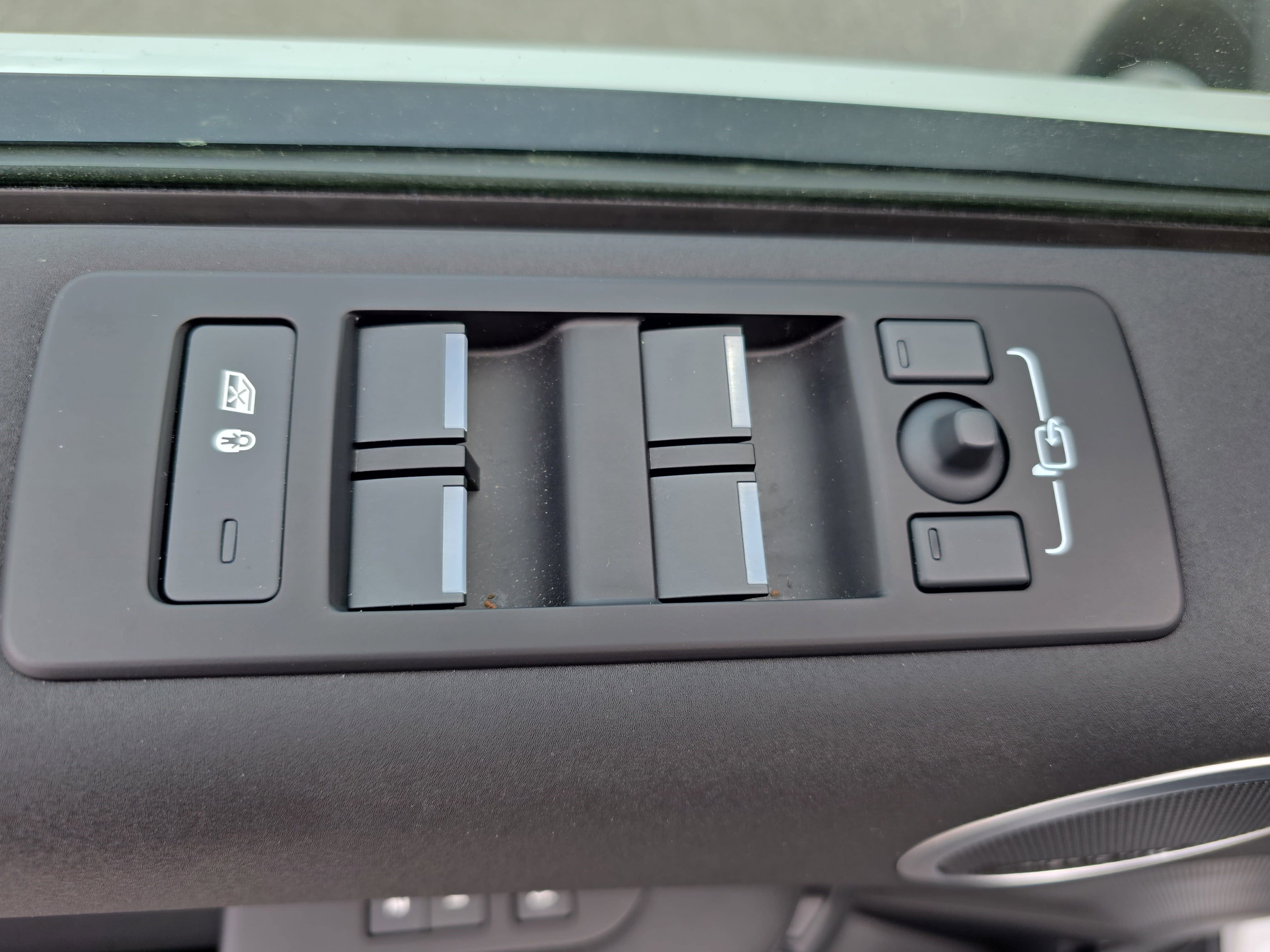 2025 Land Rover Discovery S