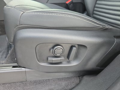 2025 Land Rover Discovery S