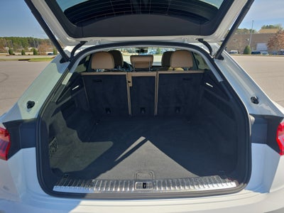 2023 Audi Q8 Premium