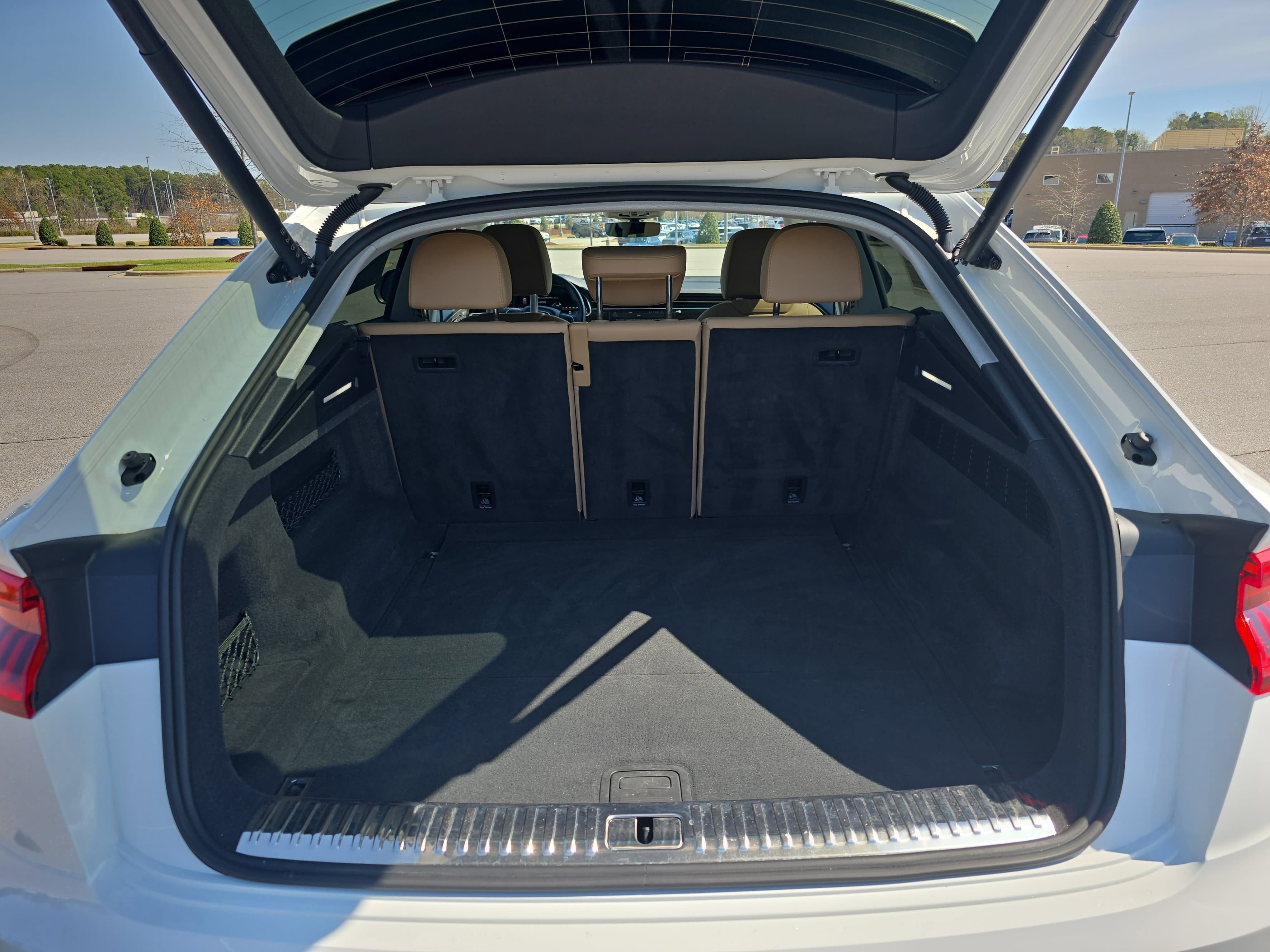 2023 Audi Q8 Premium