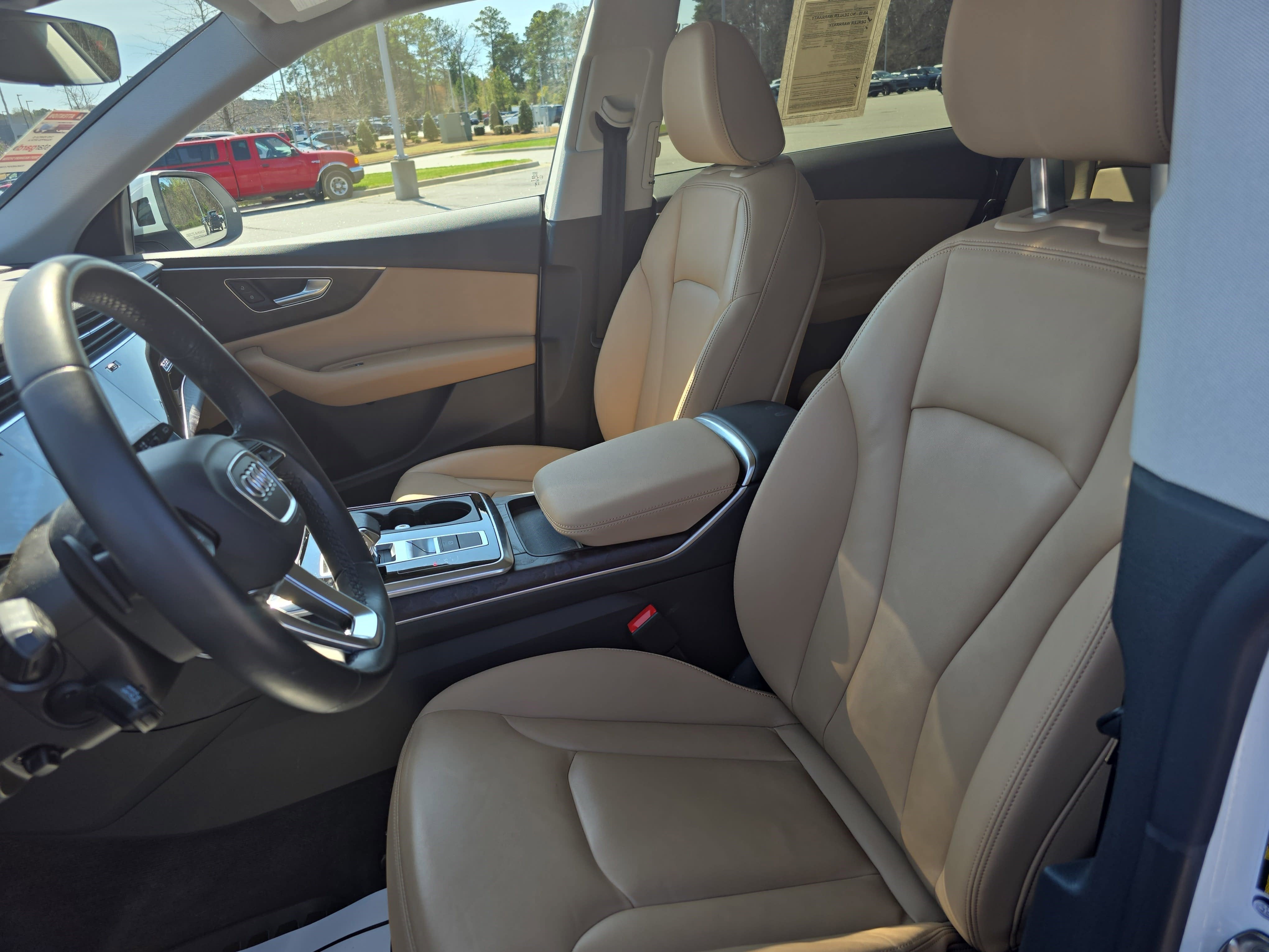 2023 Audi Q8 Premium