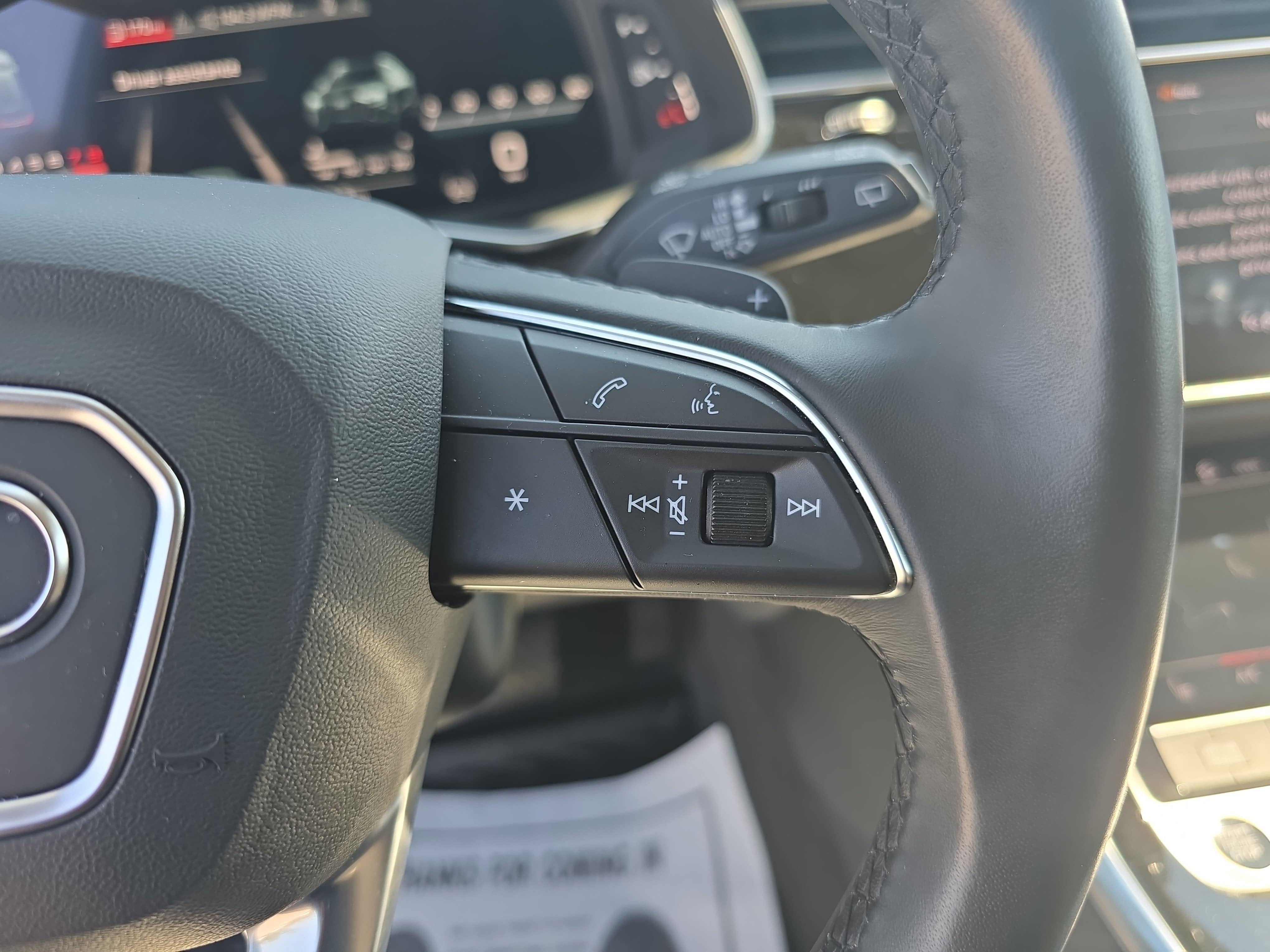 2023 Audi Q8 Premium