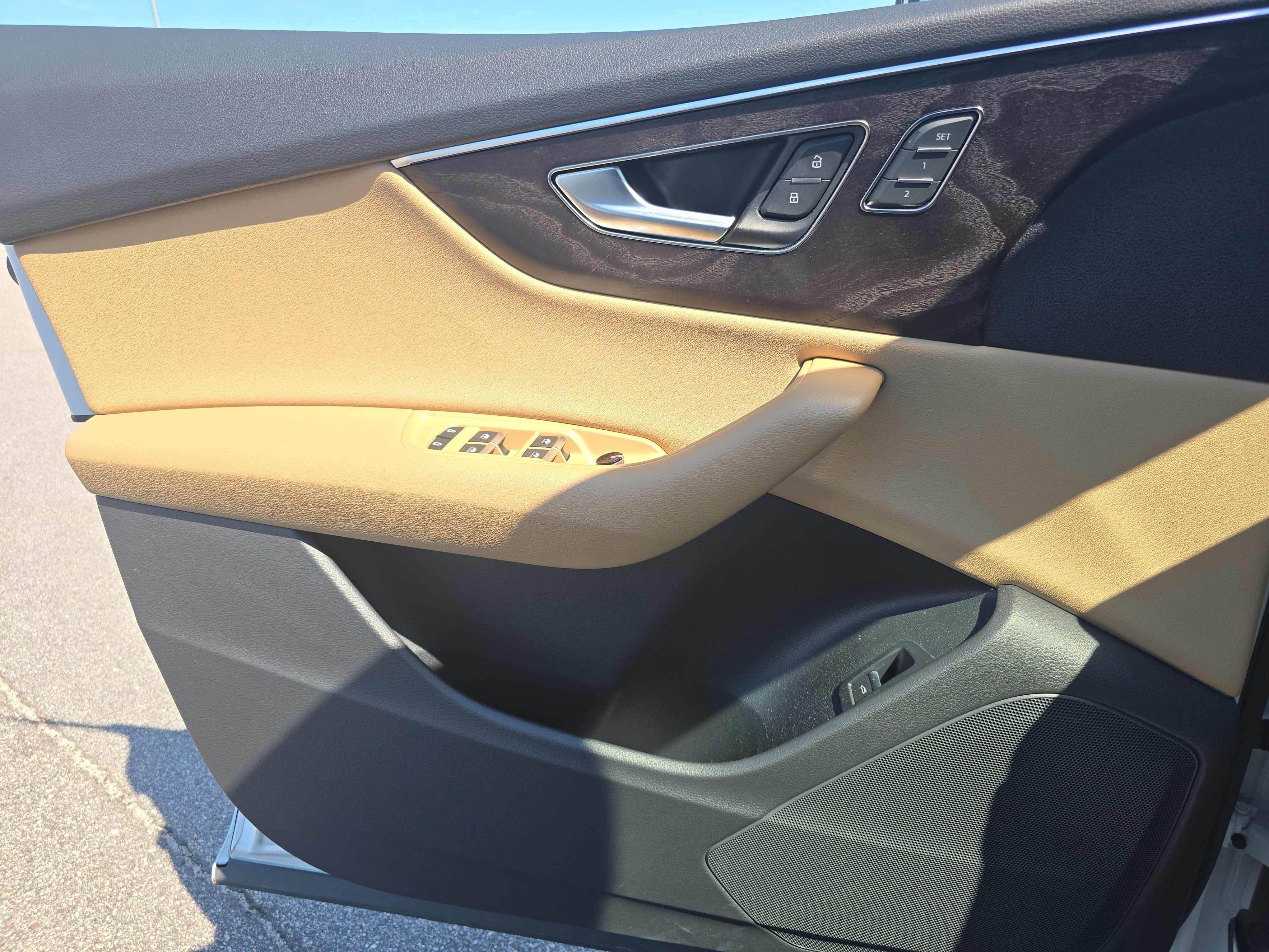 2023 Audi Q8 Premium