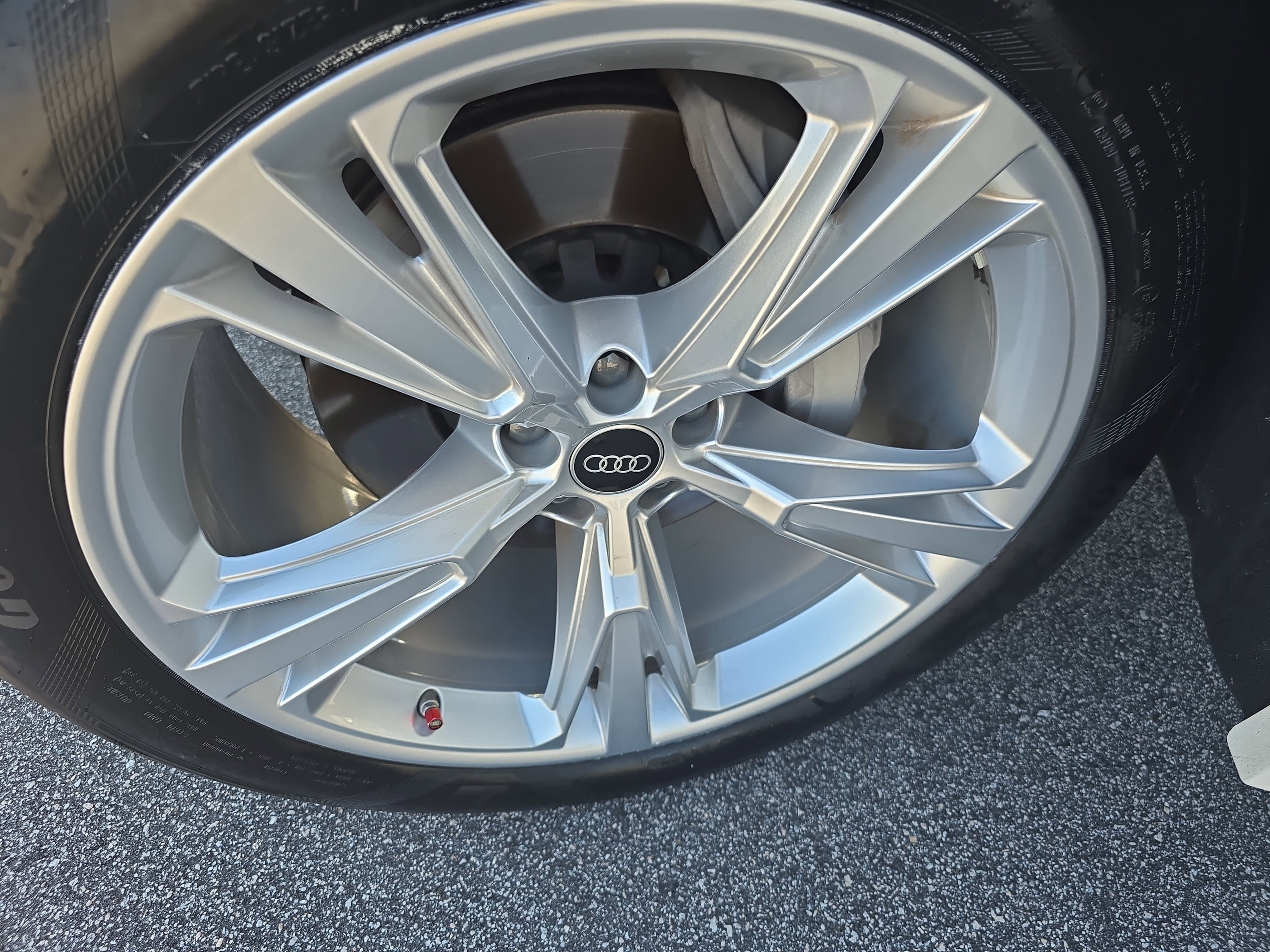 2023 Audi Q8 Premium