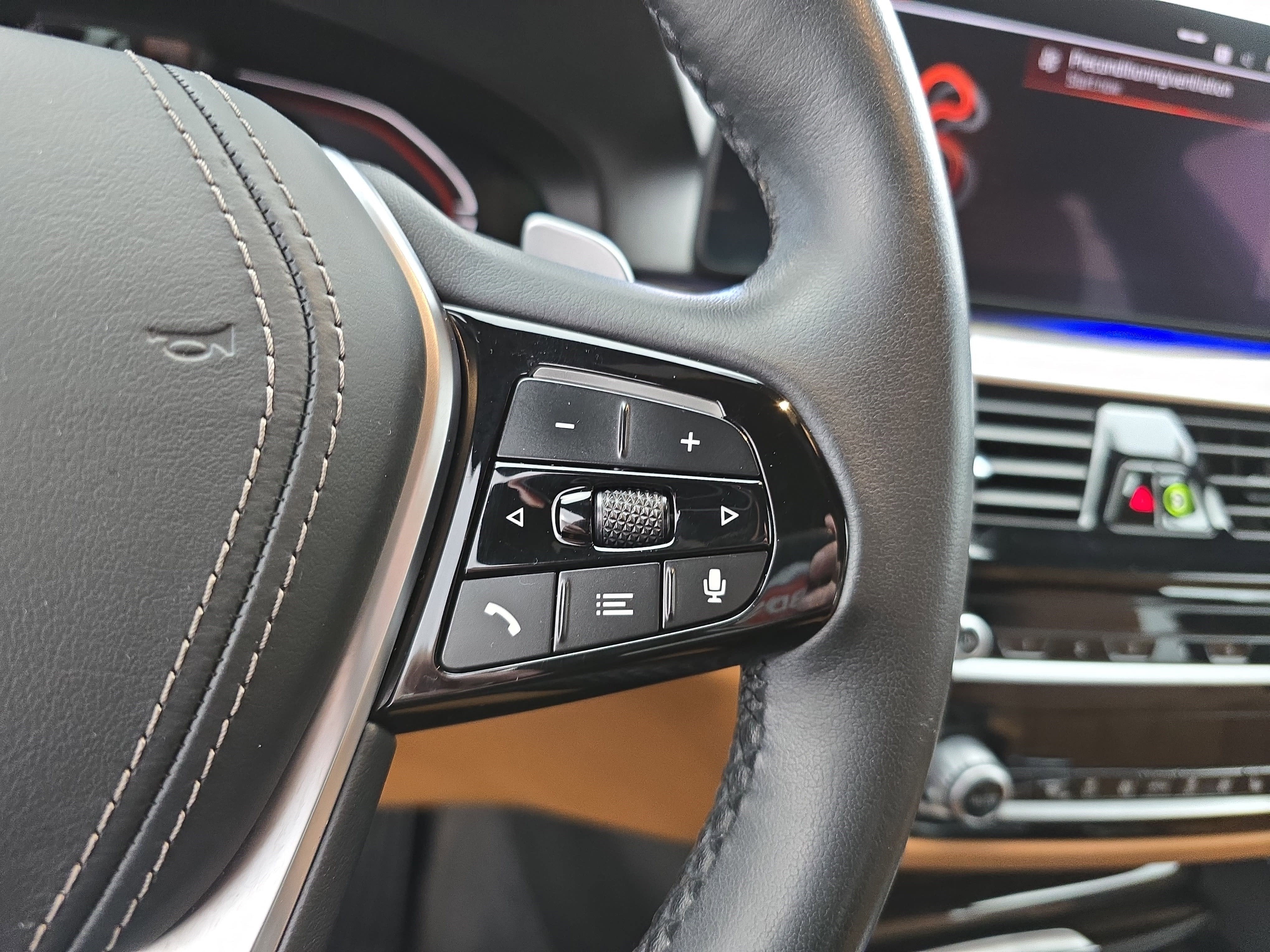 2021 BMW 5 Series 540i