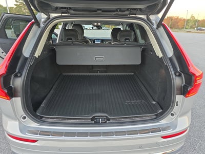 2023 Volvo XC60 Plus Bright Theme