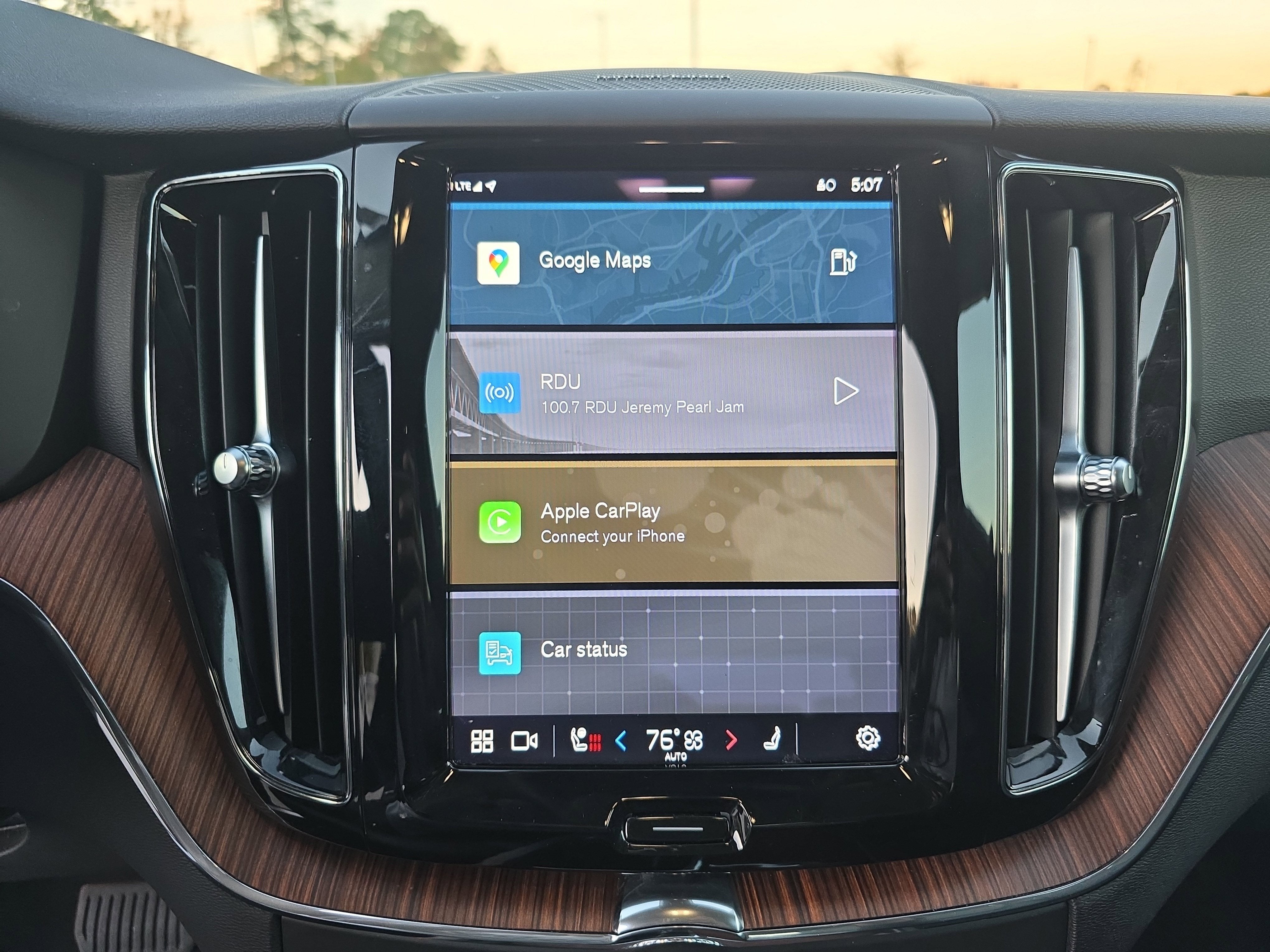 2023 Volvo XC60 Plus Bright Theme