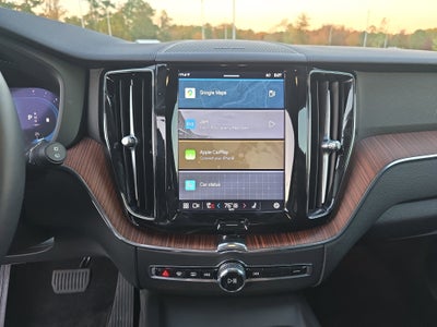 2023 Volvo XC60 Plus Bright Theme