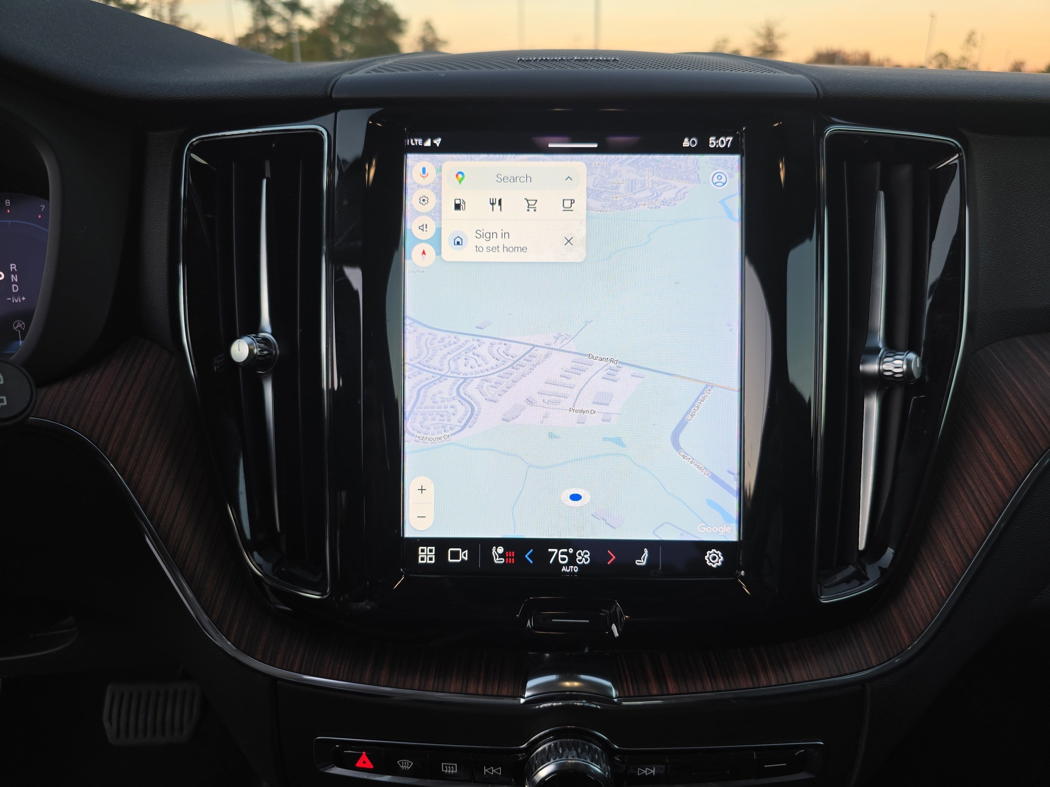 2023 Volvo XC60 Plus Bright Theme