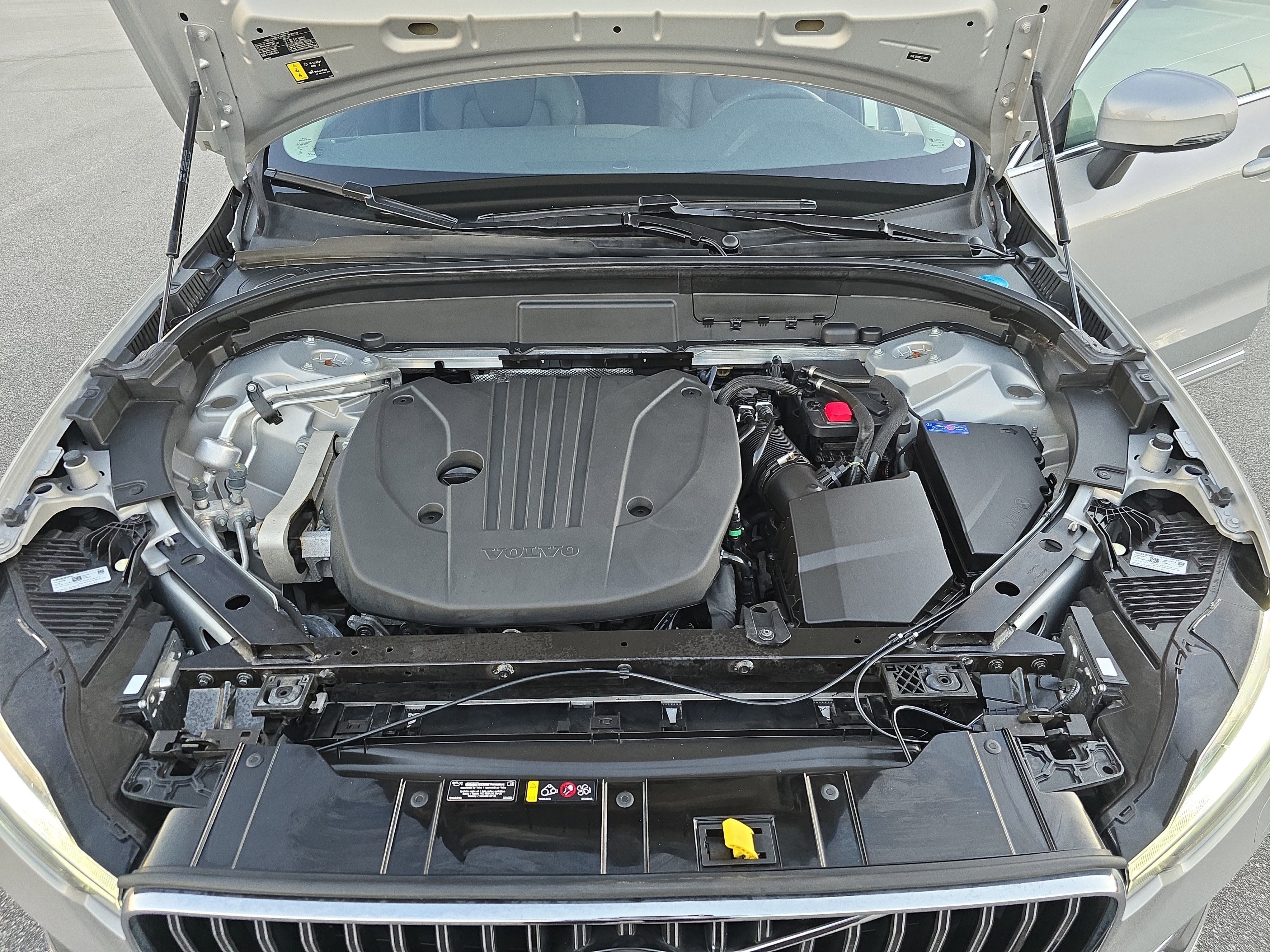 2023 Volvo XC60 Plus Bright Theme