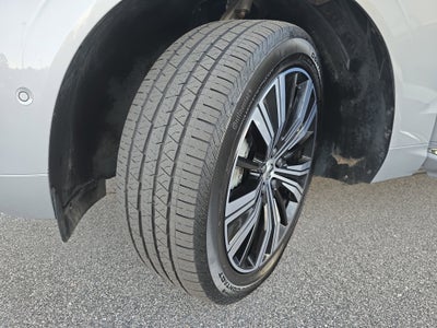 2023 Volvo XC60 Plus Bright Theme