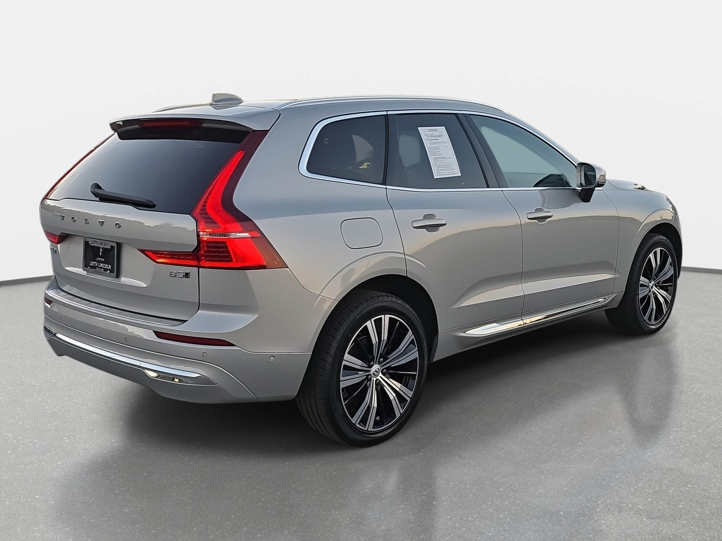 2023 Volvo XC60 Plus Bright Theme