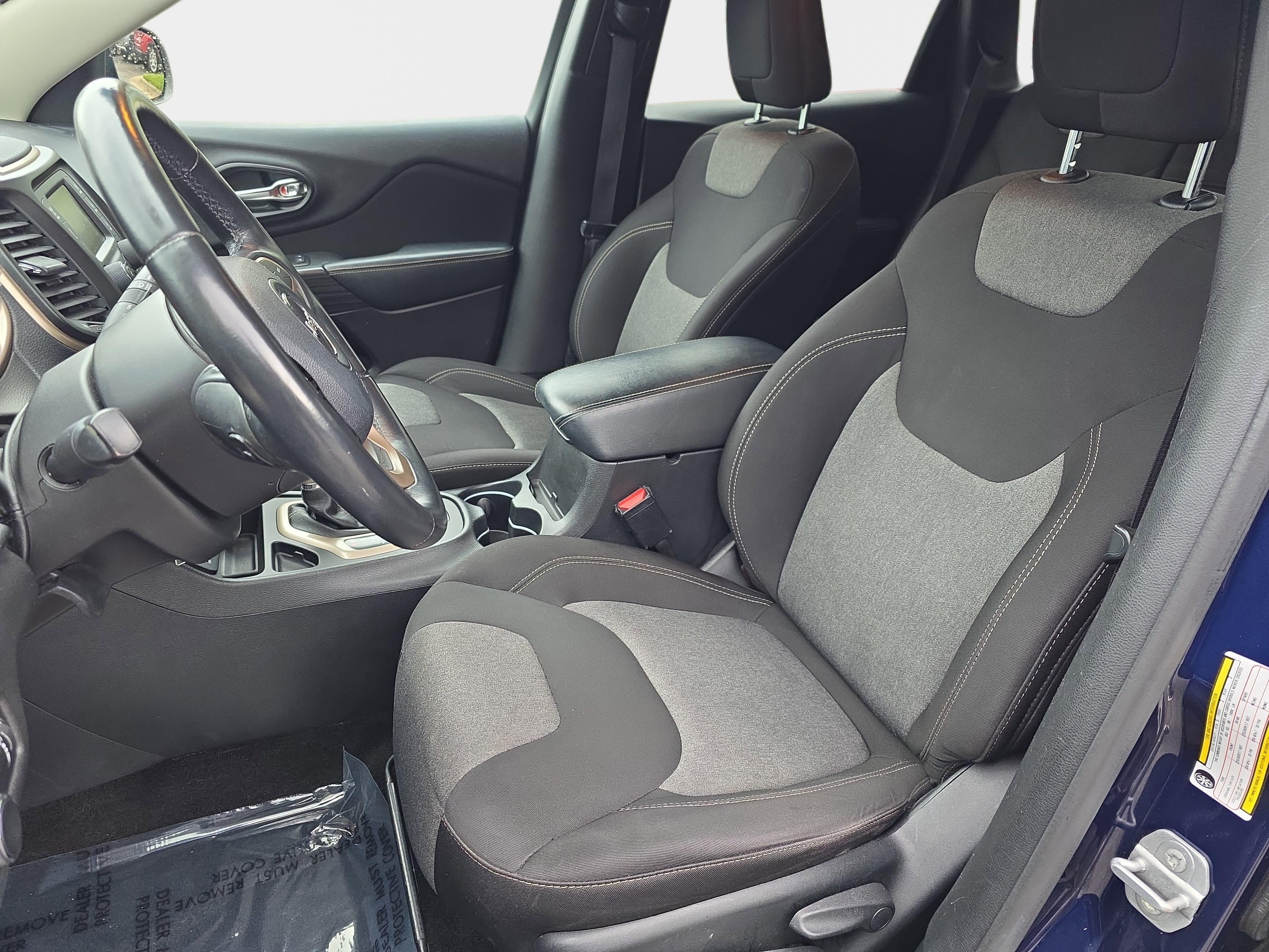2015 Jeep Cherokee Sport