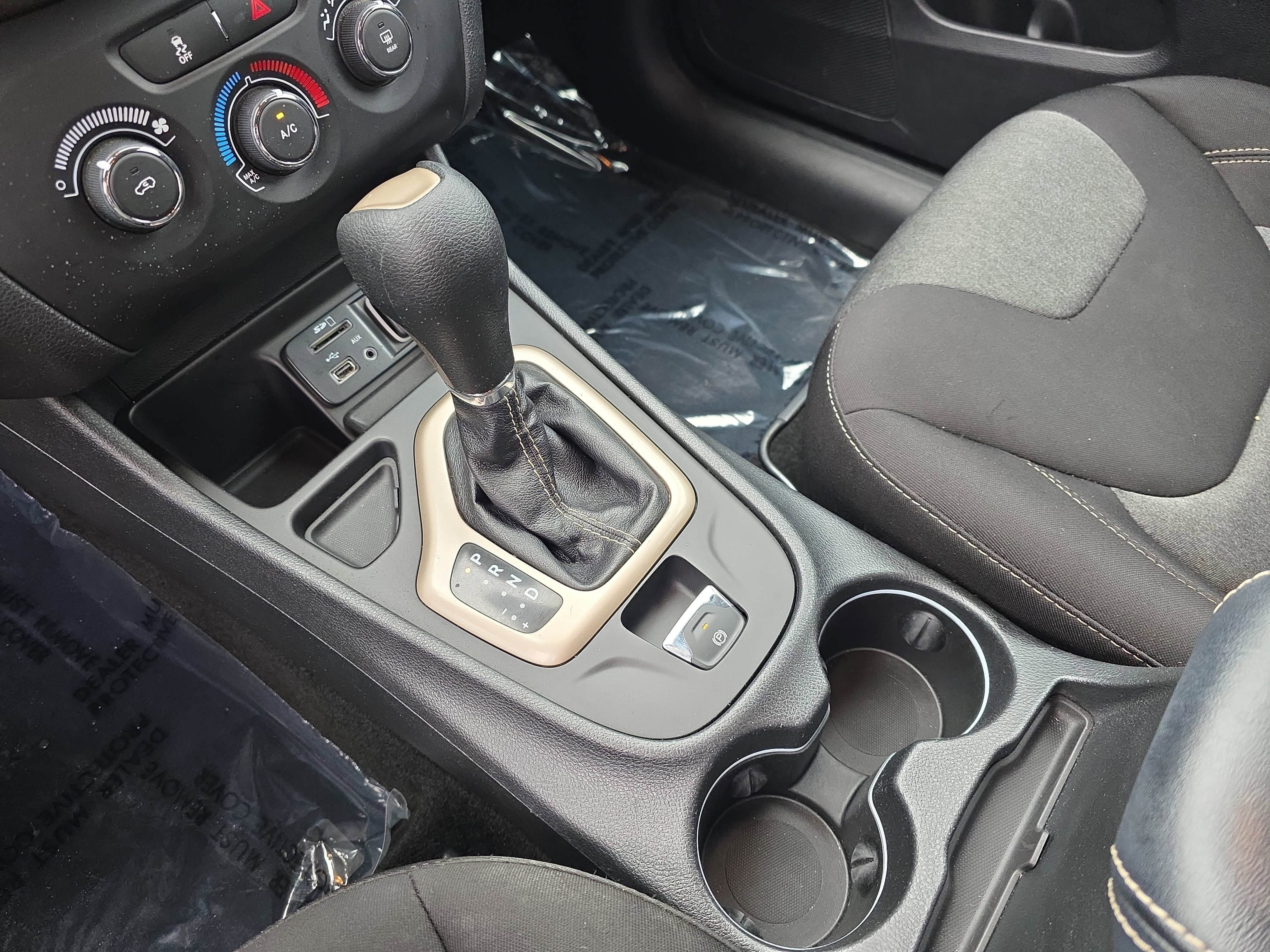 2015 Jeep Cherokee Sport