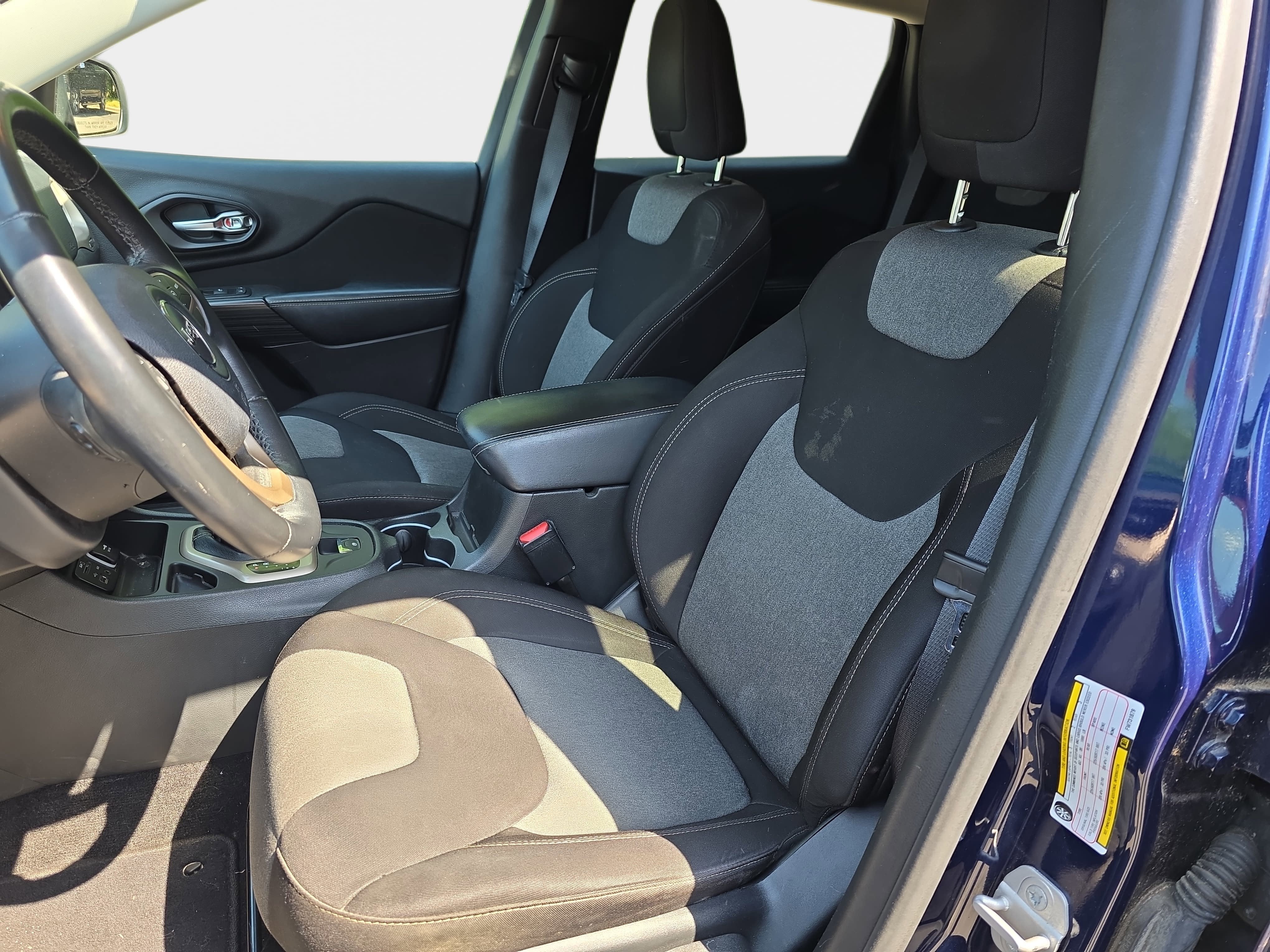 2015 Jeep Cherokee Sport