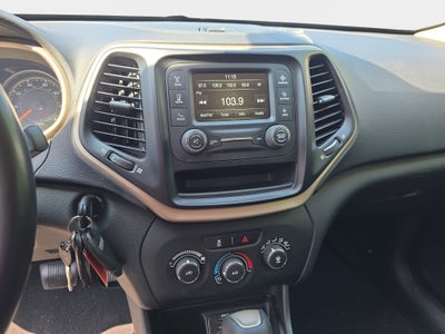 2015 Jeep Cherokee Sport