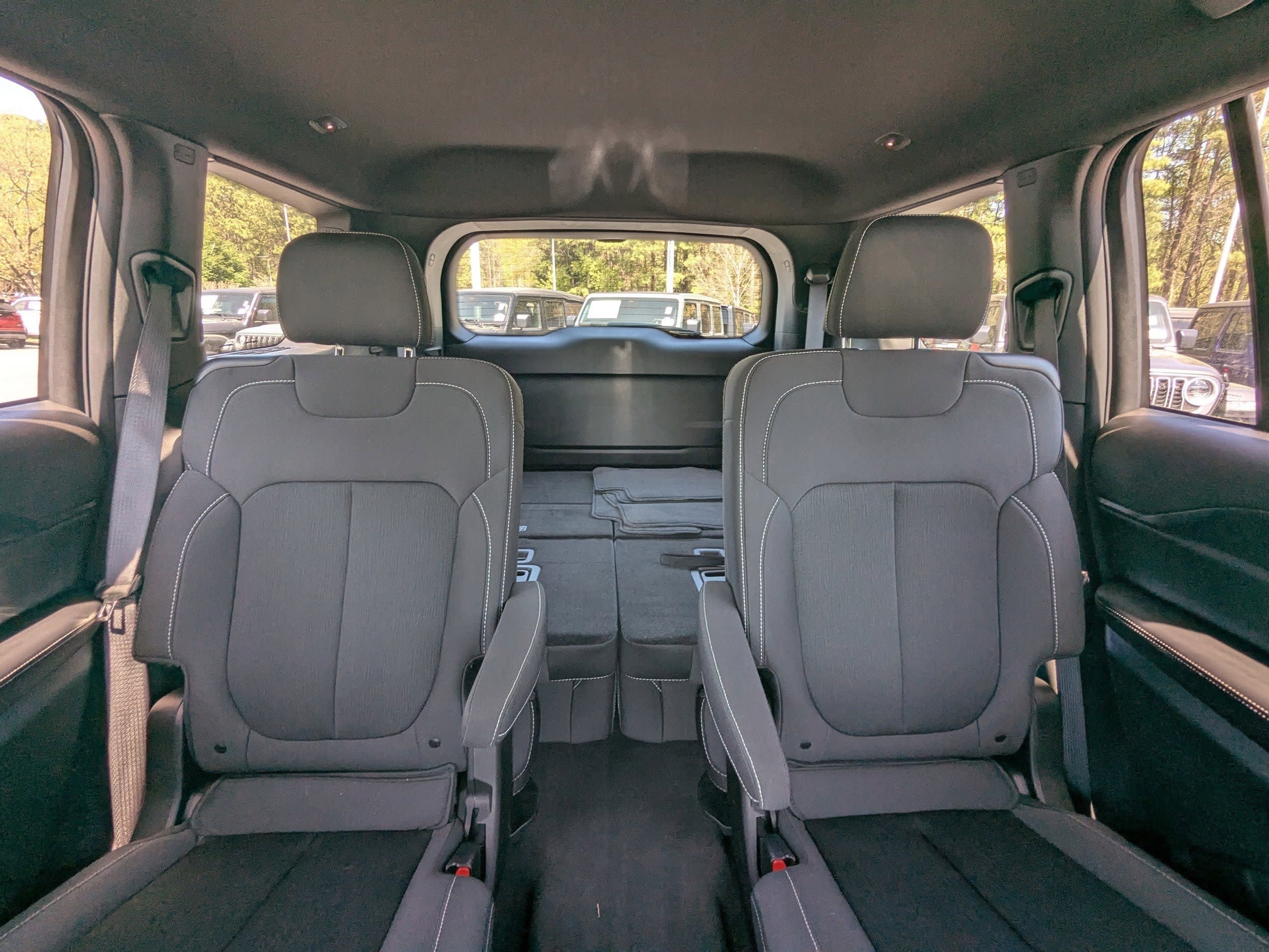 2024 Jeep Grand Cherokee L Laredo