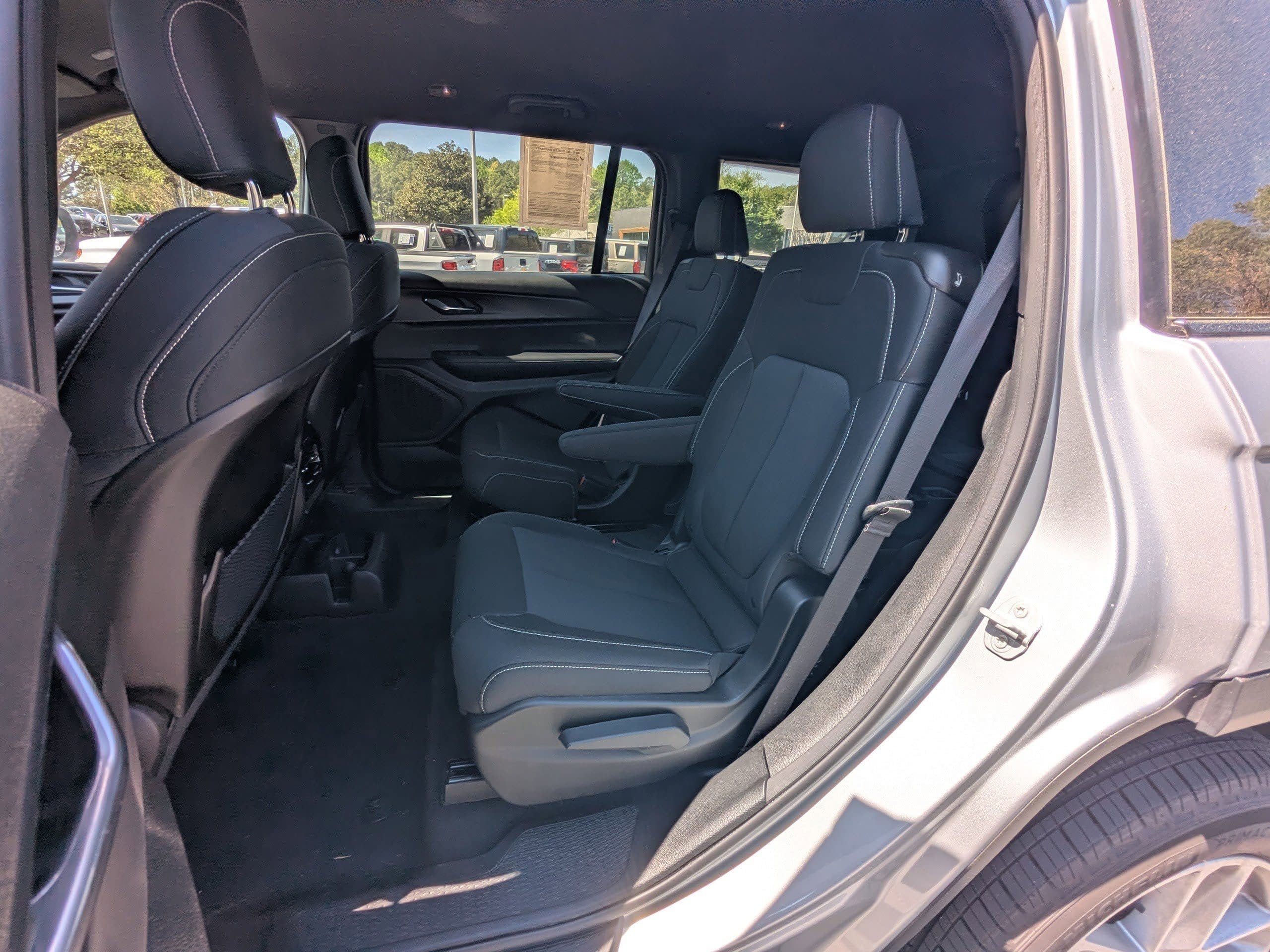 2024 Jeep Grand Cherokee L Laredo