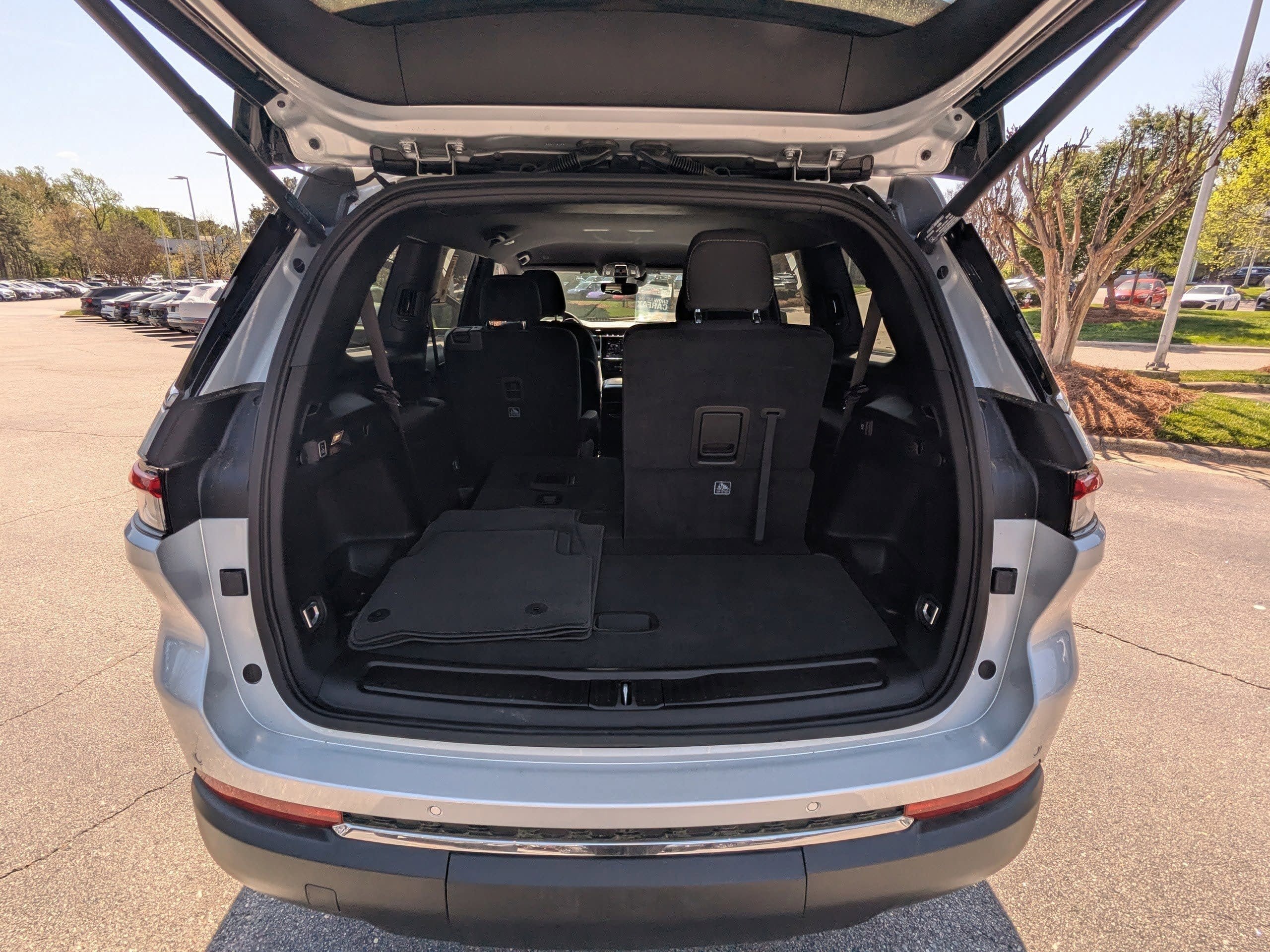 2024 Jeep Grand Cherokee L Laredo